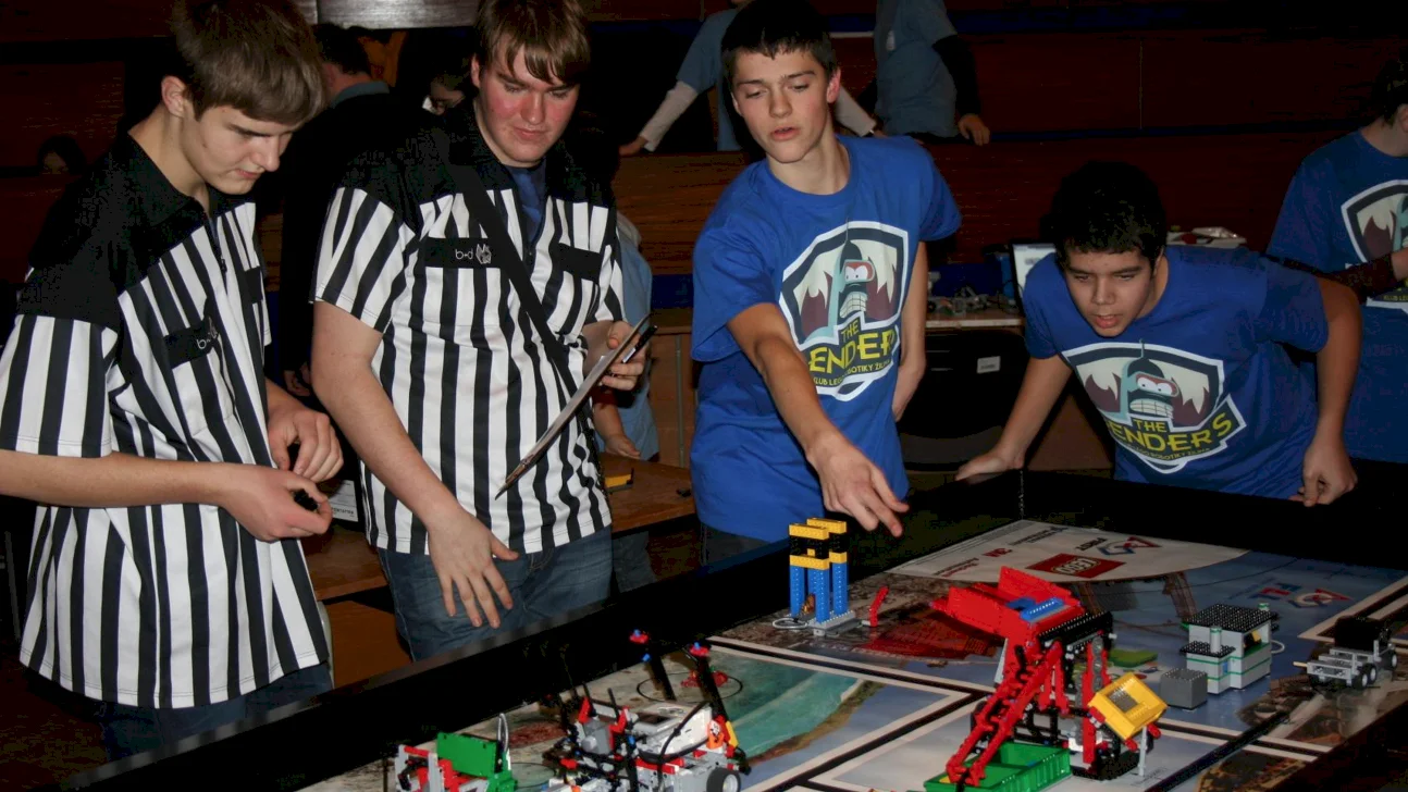 V Košiciach si merajú sily nadšenci robotiky. Počtom dominujú Slováci
