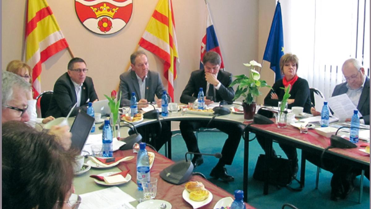 Zo zasadnutia regionálneho snemu Bratislavy: zelená pre výstavbu D4 a R7