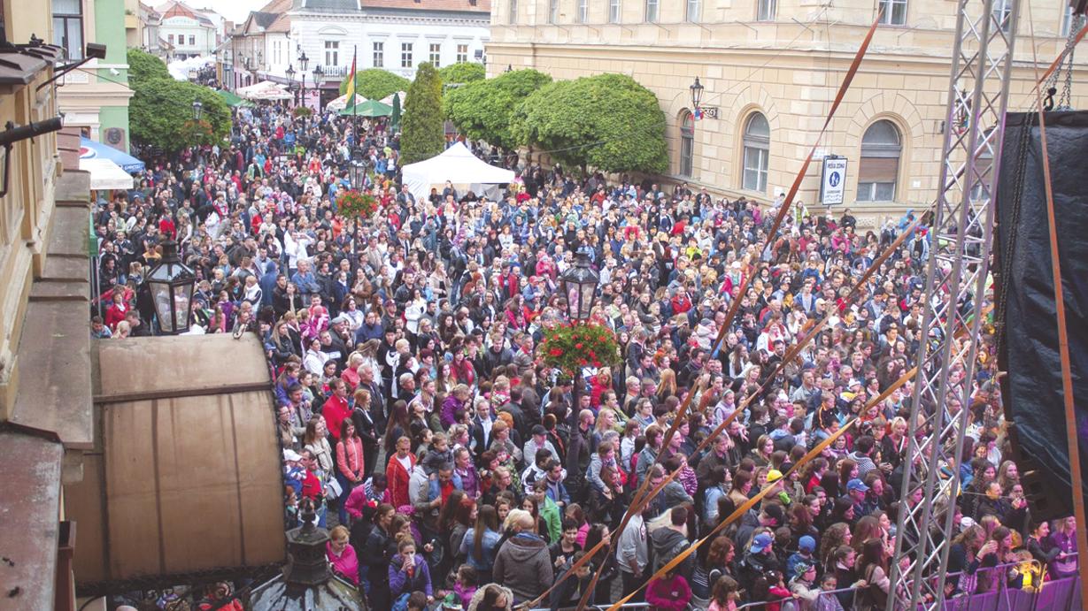 Pozvánka na jubilejné 25. Komárňanské dni, ktoré sa konajú  26. apríla až 1. máj
