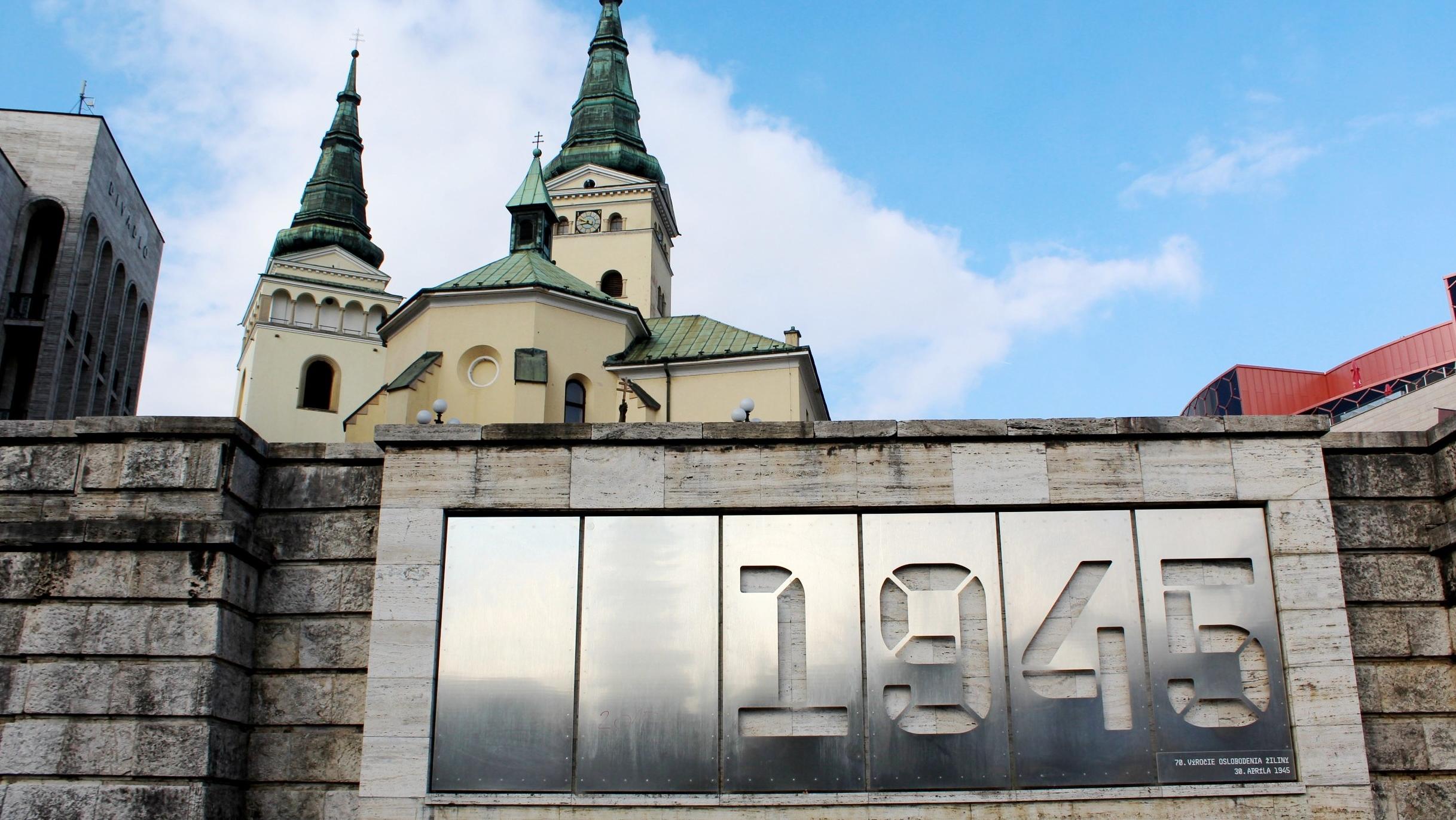 V Žiline si oslobodenie mesta pripomenuli v Sade SNP a na Vojenskom cintoríne 