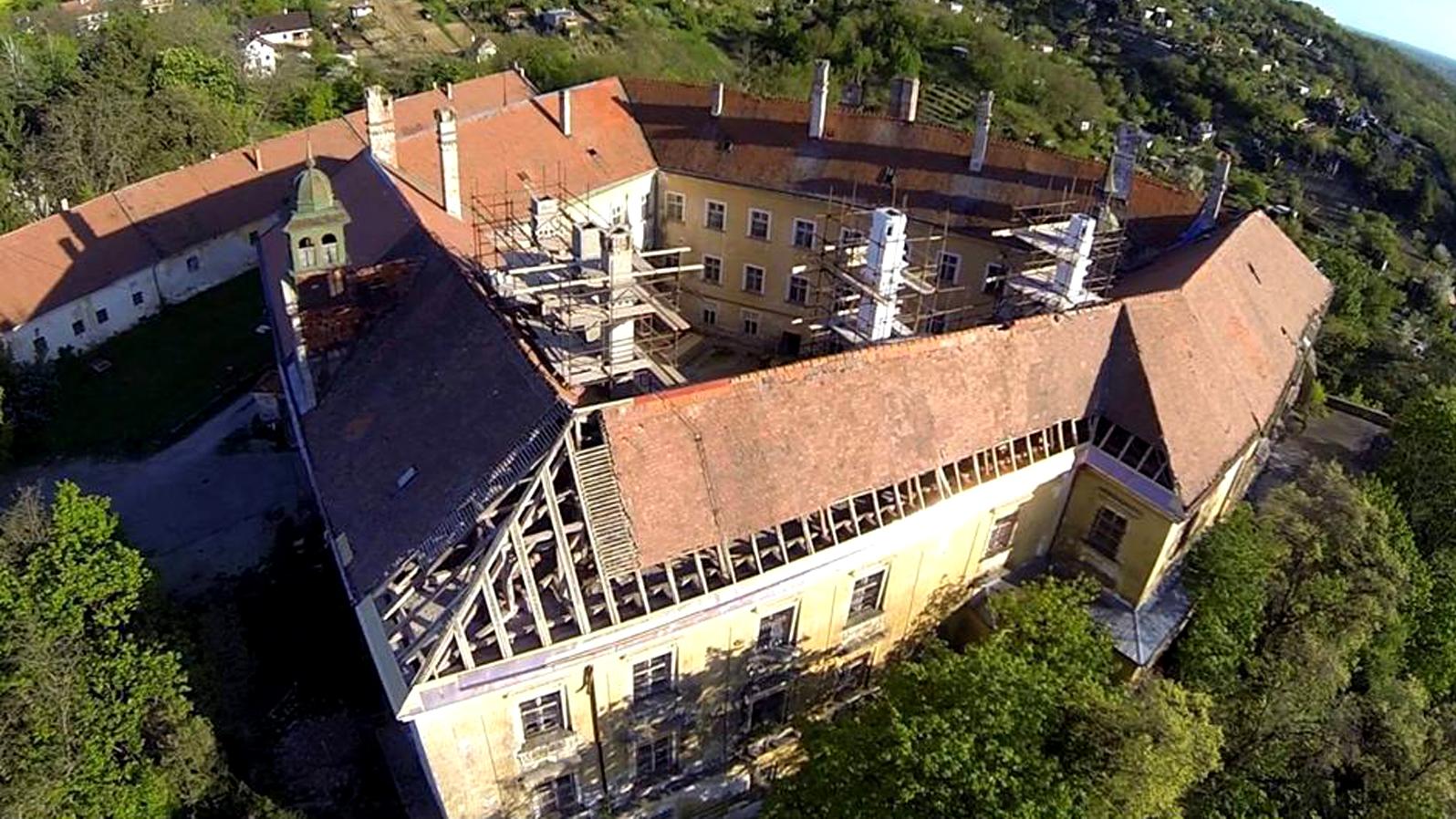 Zámok dostali do prenájmu dobrovoľníci 