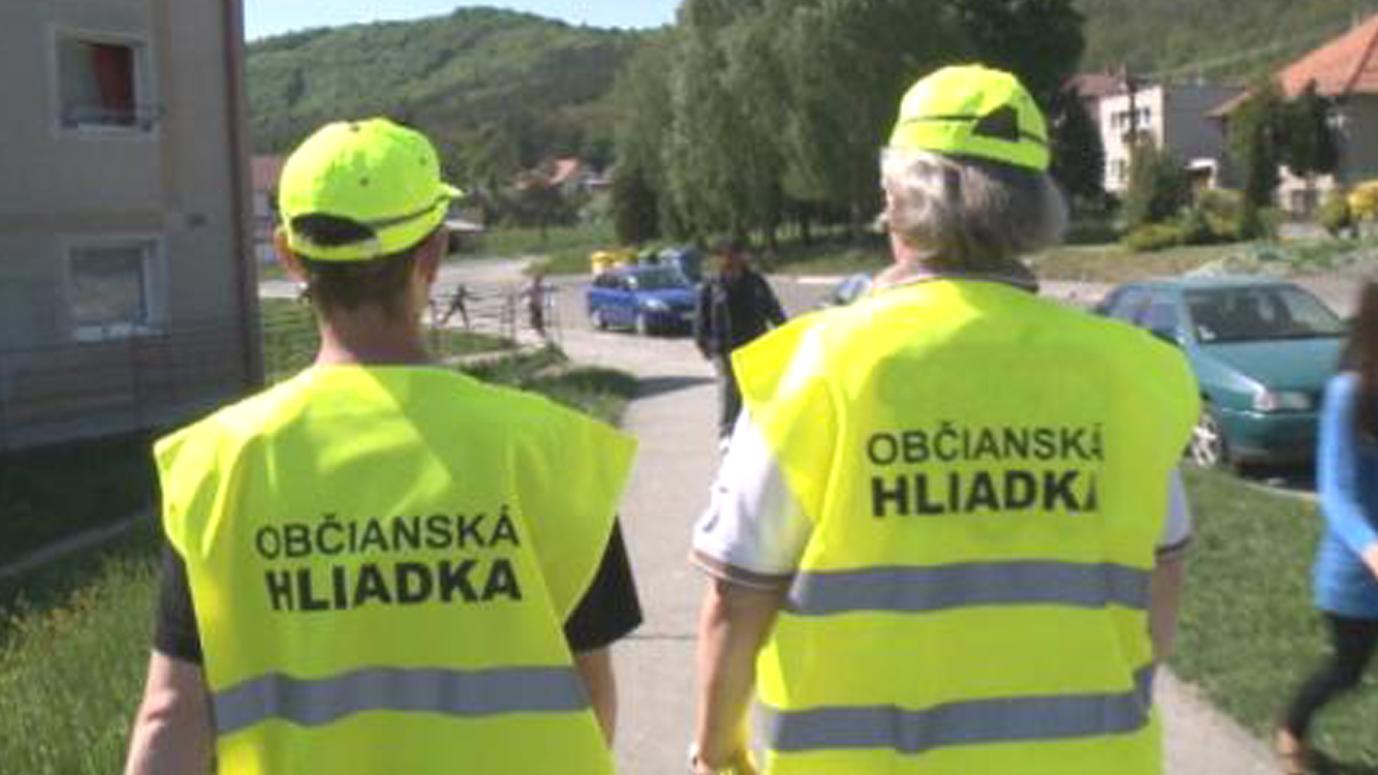Vedenie mesta je s občianskymi hliadkami mesiac po ich zavedení spokojné 