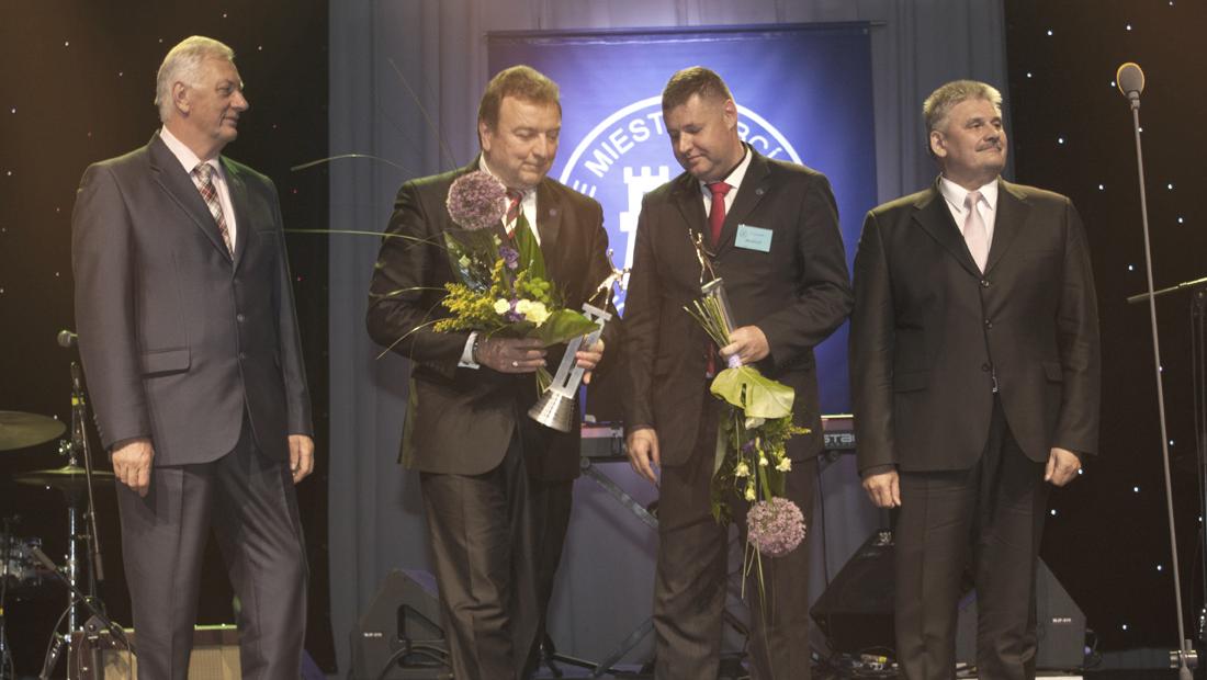 Soška Oskara bez bariér zdobí mesto Liptovský Mikuláš a obec Rohožník
