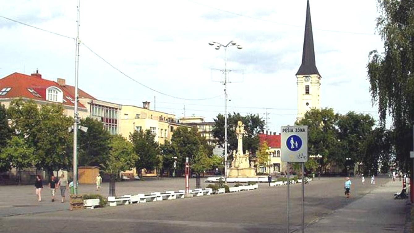 Na výrobu nových povrchov chodníkov využívajú starý asfalt 
