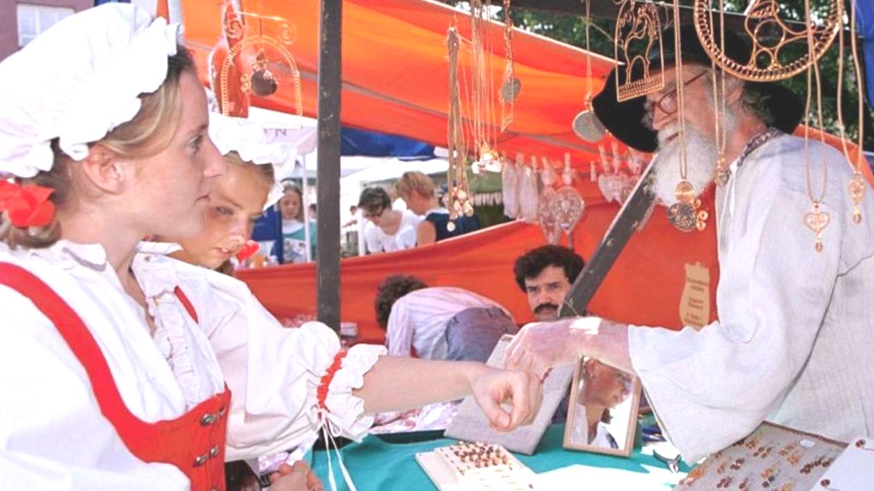 Koniec leta oslávia Bartolomejským jarmokom