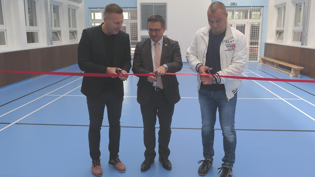 Novú telocvičňu vybudovali zastrešením átria
