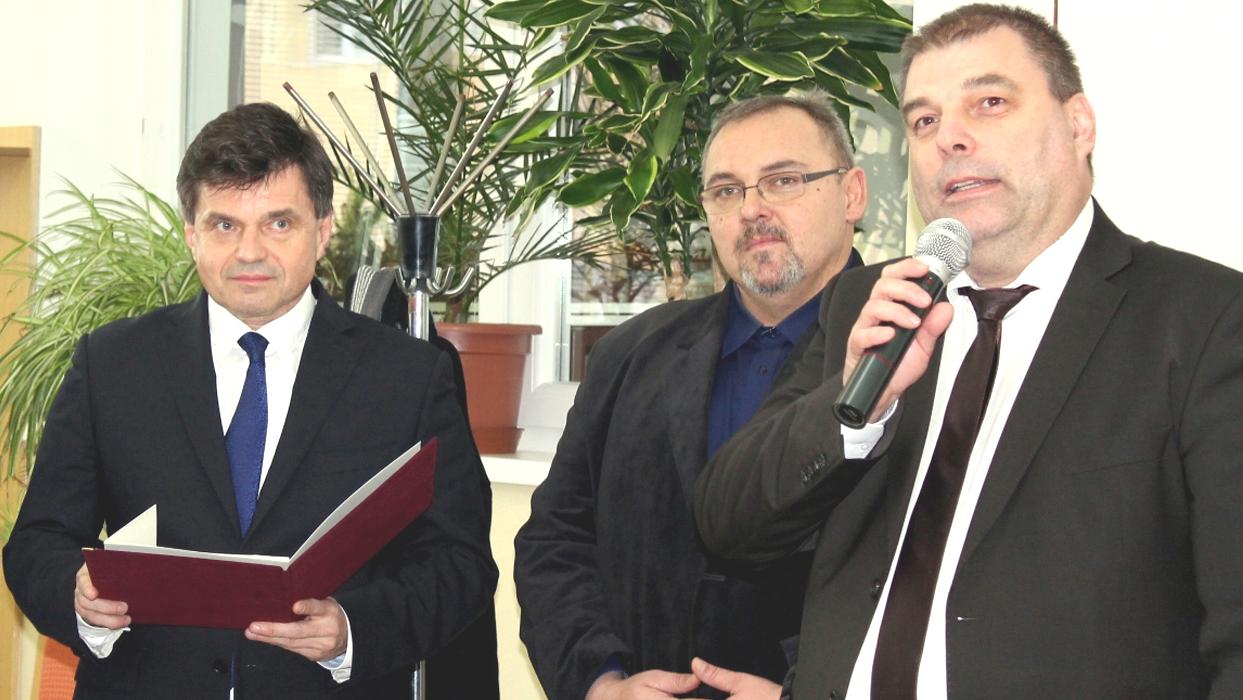 Žiaci v Bánovciach nad Bebravou dostali vysvedčenia priamo od ministra