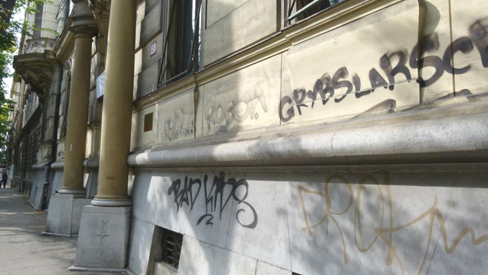 Bratislavčania môžu požiadať o finančný príspevok na odstraňovanie grafitov