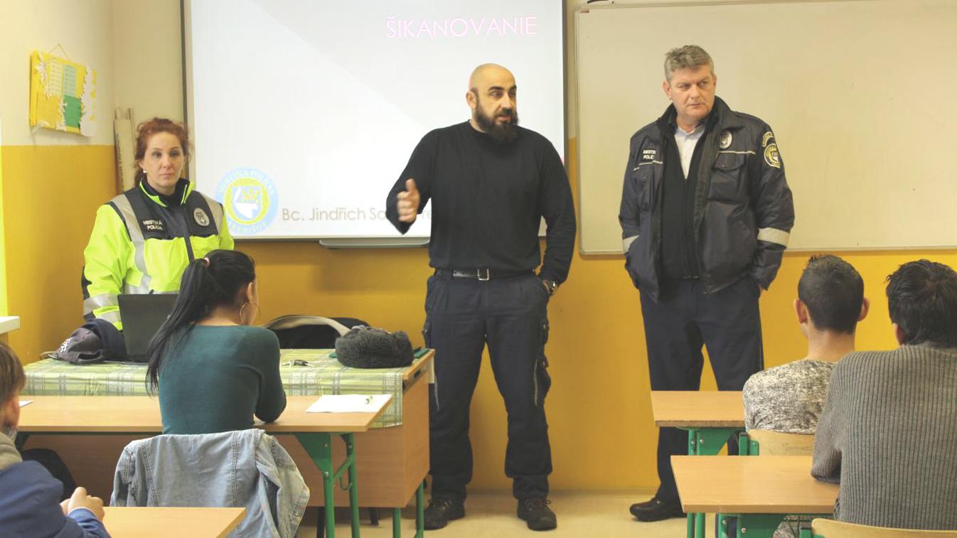 Preventívna činnosť MsP Trebišov na základnej škole 