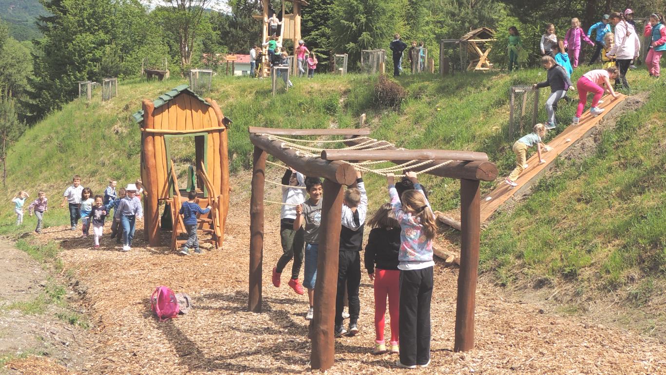 Na konci obce Banská Belá vyrástol lesný park
