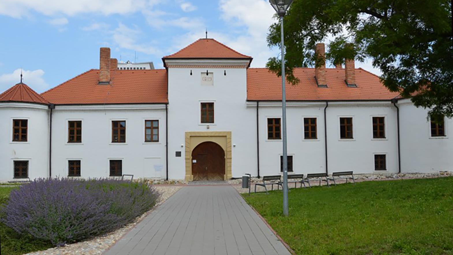 Návštevníci archívu budú písať brkom a naučia sa vyrábať aj pečať  