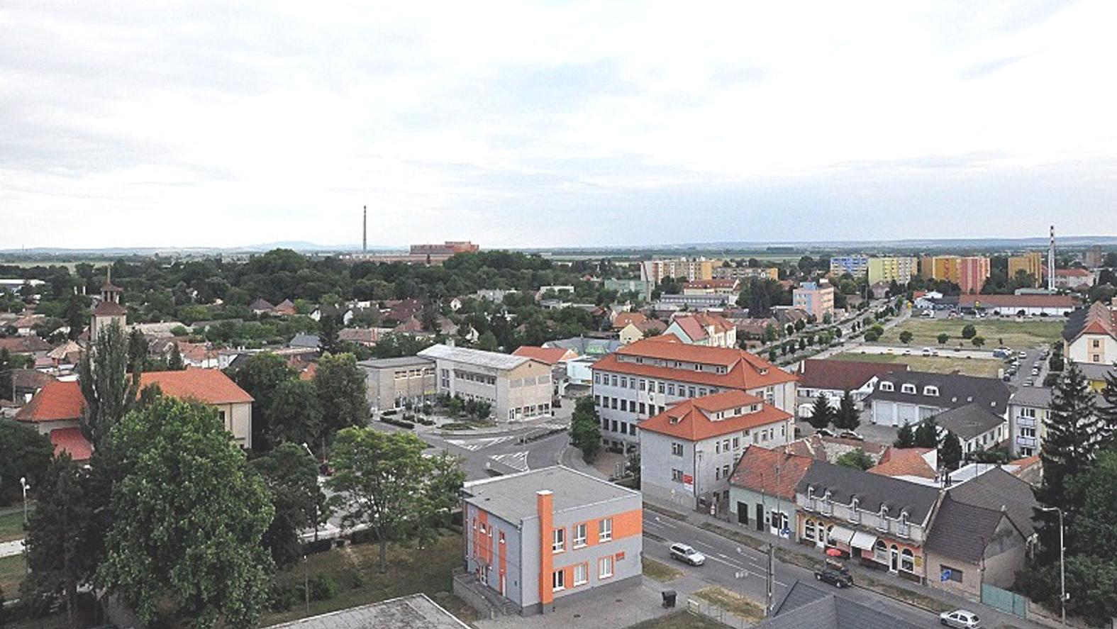Mesto  Želiezovce rieši havarijný stav sociálnych zariadení v budove štadióna