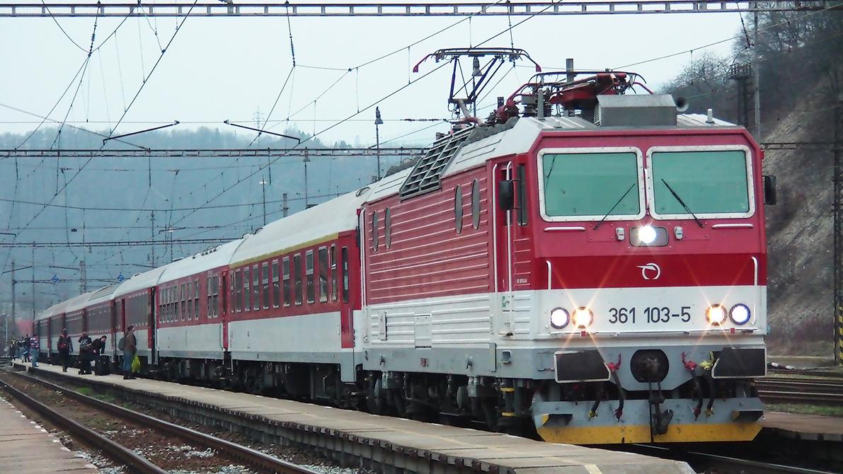 Obyvateľom žijúcim medzi Žilinou a Kraľovanmi sa zlepší spojenie s Bratislavou 