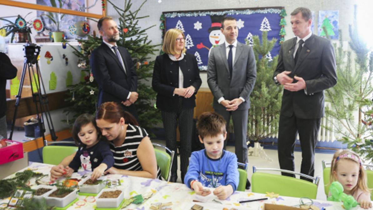 Vianočnými stromčekmi spríjemnia sviatky pacientom po celom Slovensku