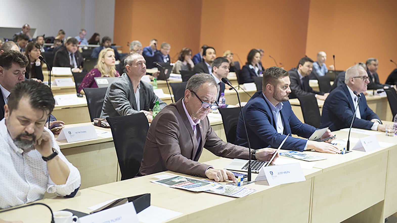 Poslanci podporili dotácie v sume vyše dvoch miliónov