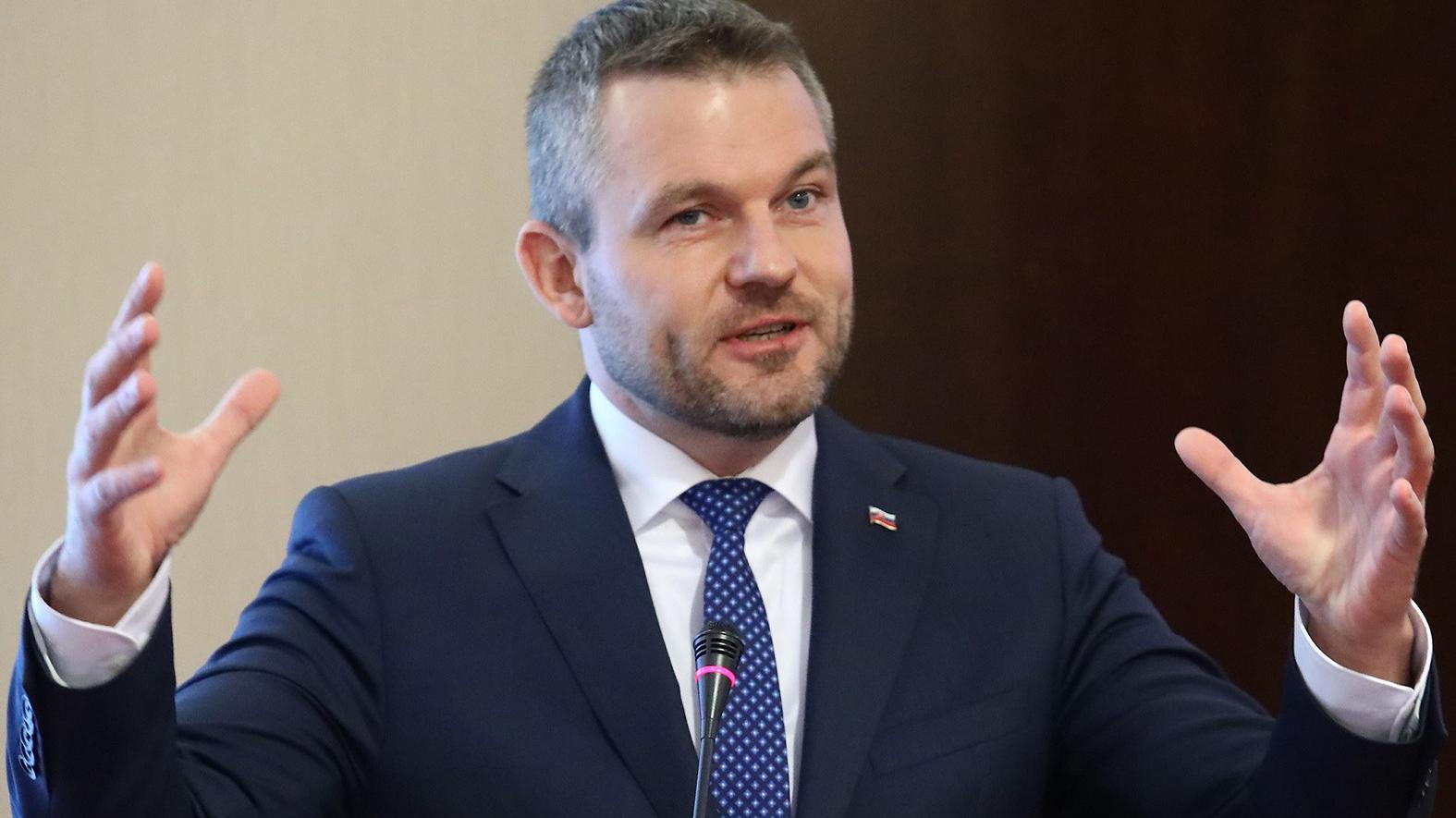 Premiér: Mestám a obciam rastú príjmy a zvyšujú sa im aj prebytky hospodárenia 
