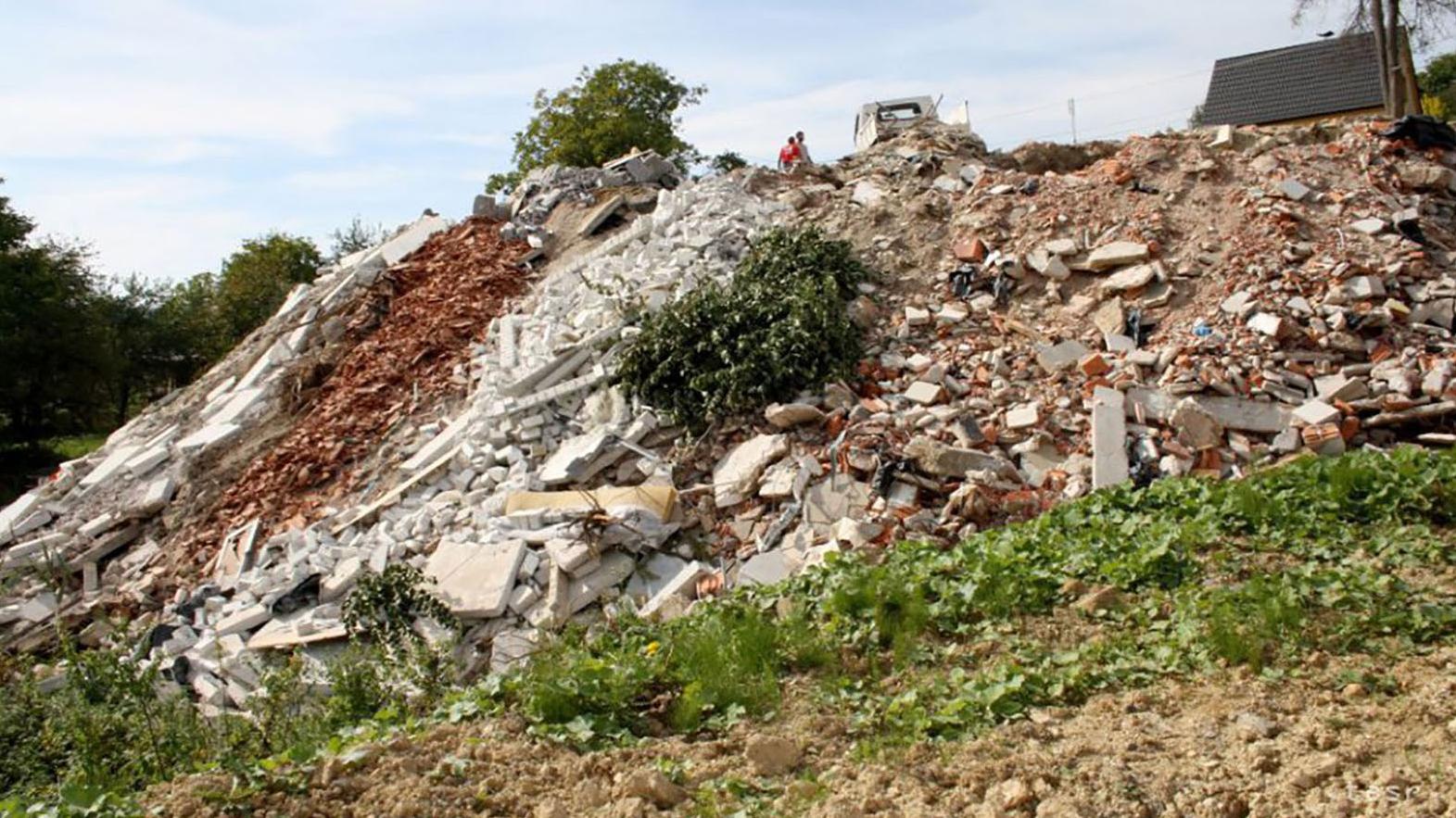 Štát dostane väčšie právomoci v uzatváraní skládok