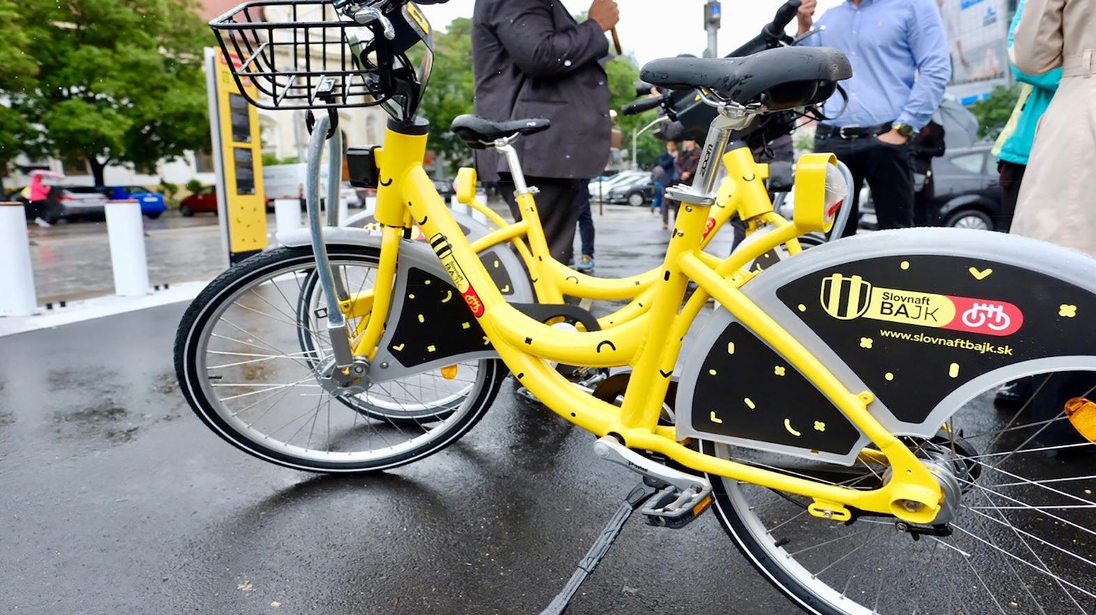 O bikesharing je záujem, niektoré bicykle však už poškodili vandali 