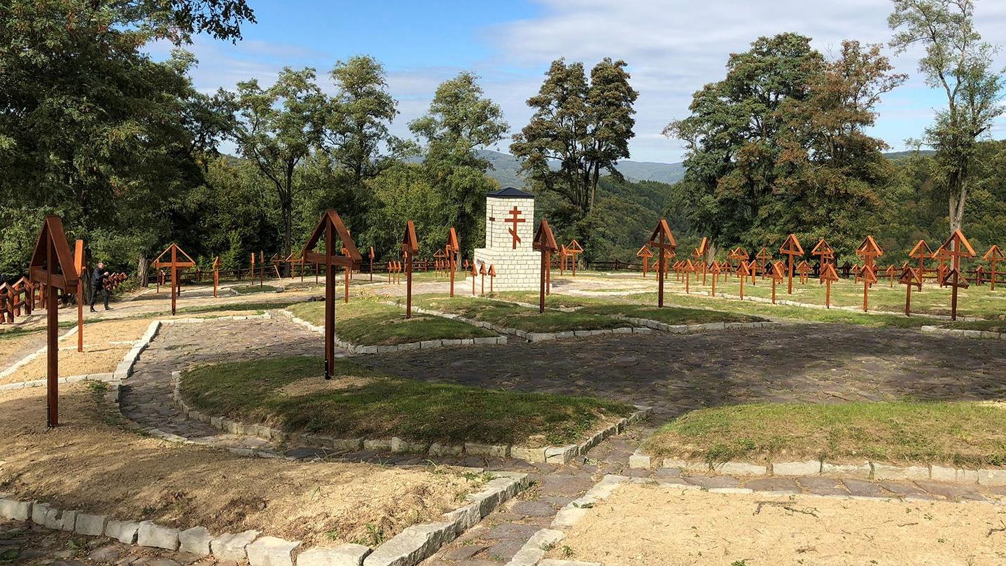 Vojnový cintorín vo Veľkrope sprístupnili po ôsmich rokoch rekonštrukcie 