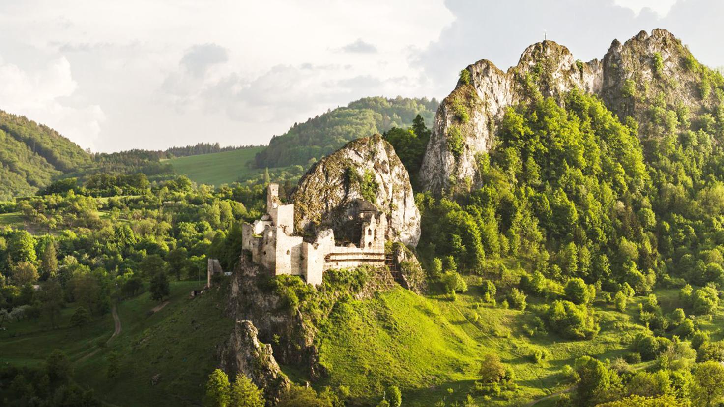 Hrad Lednica počas tohtoročnej turistickej sezóny navštívilo asi 6000 ľudí  