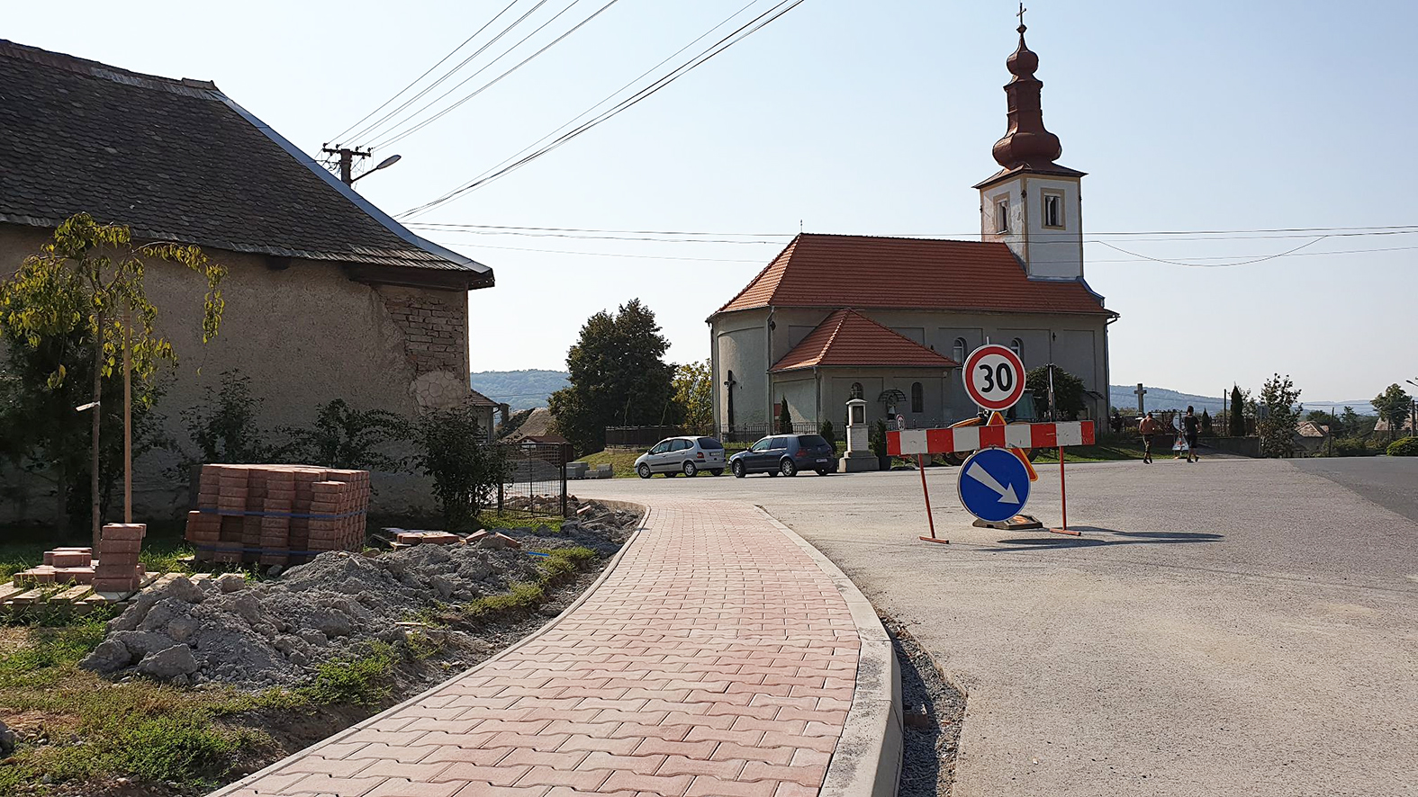 Nový chodník zvýši bezpečnosť obyvateľov aj návštevníkov obce Veľké Dravce 