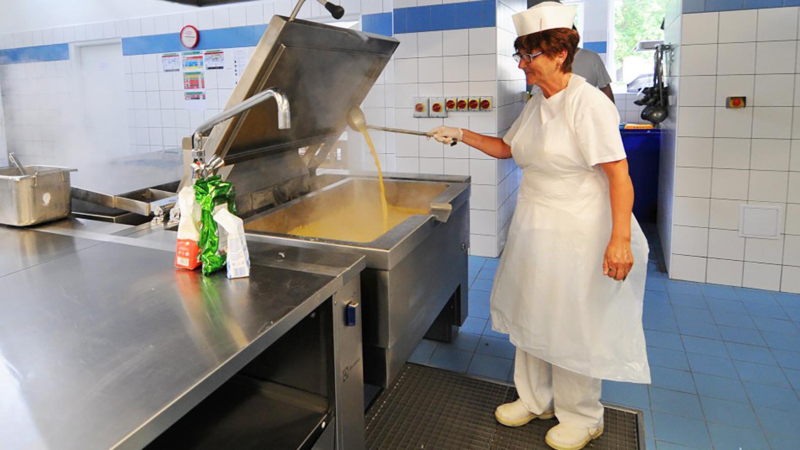 Mesto ocenilo prácu kuchárov a kuchárok školských zariadení 