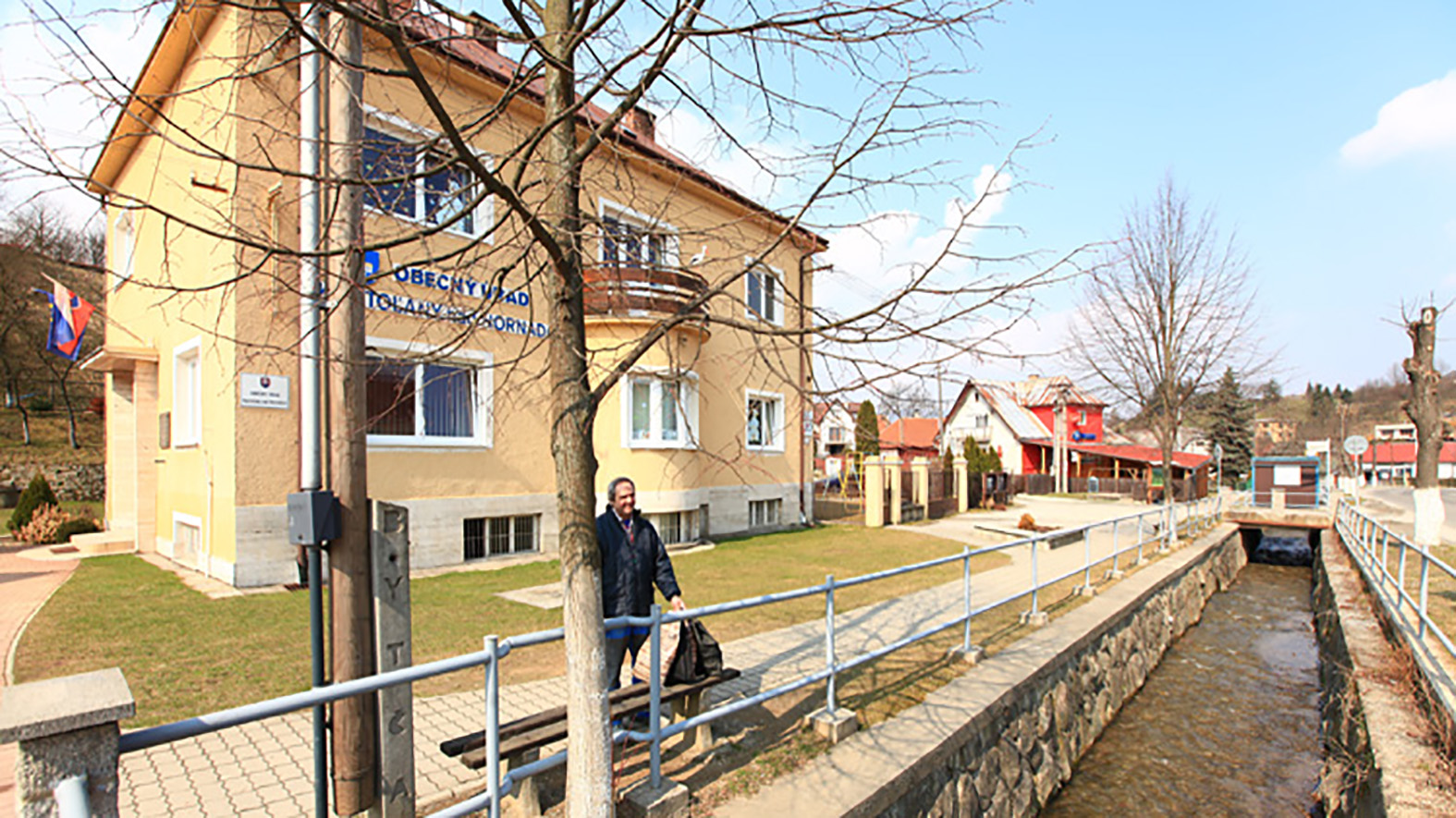 Obec Kostoľany nad Hornádom chce stavať nájomné byty, vyriešiť musí pozemky 