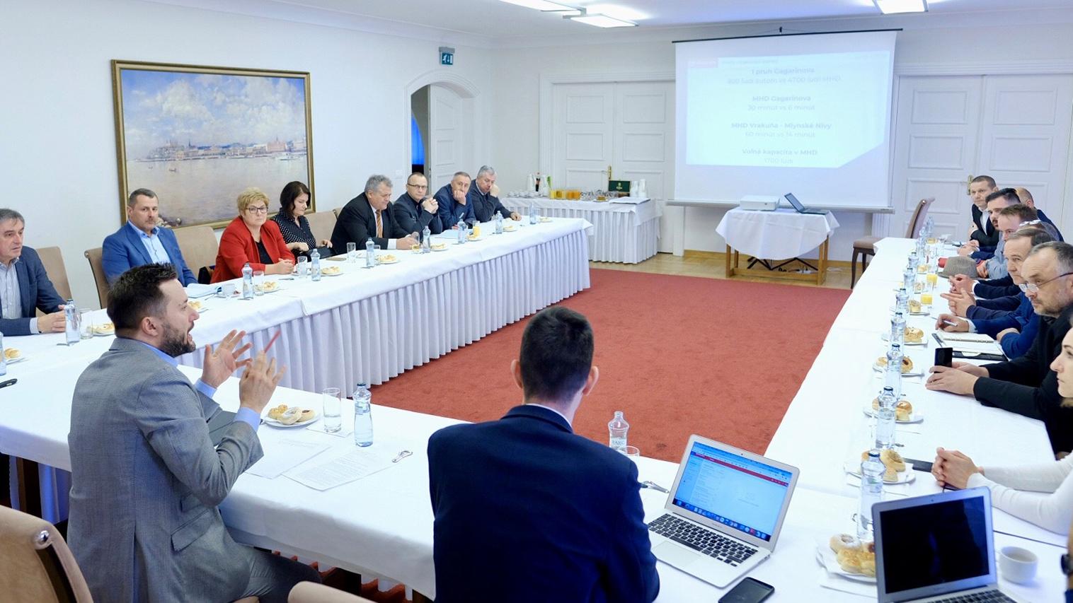 Uzávierky k D4R7 a Mlynských nív sa dotknú viacerých obcí pri Bratislave
