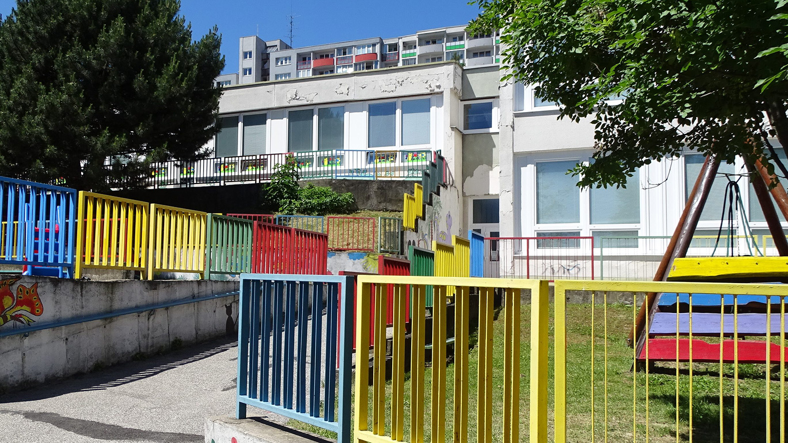 V Karlovej Vsi menia od septembra poplatky v škôlkach a školách