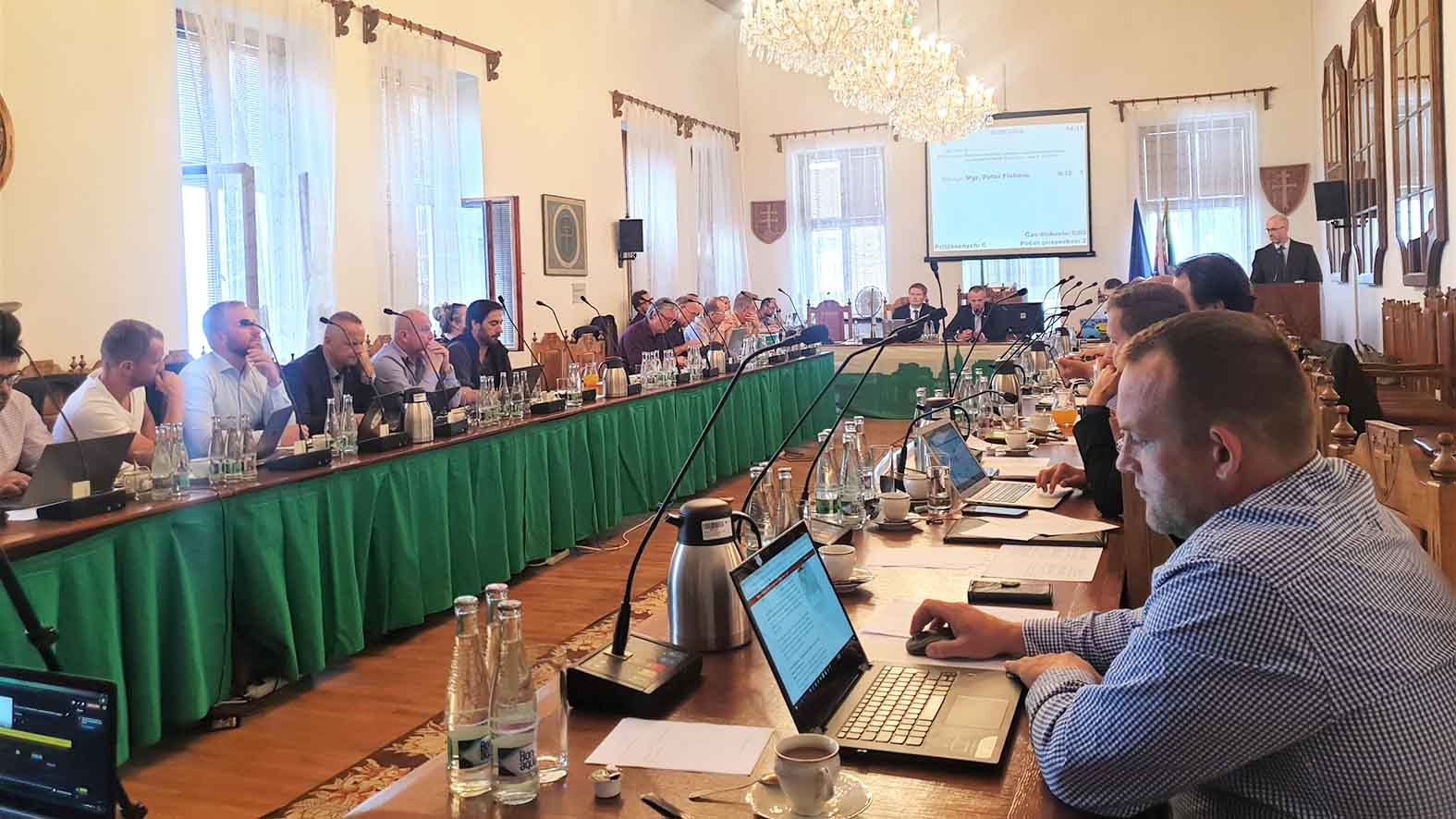 Hlavnou témou mimoriadneho zastupiteľstva bol žilinský hokej
