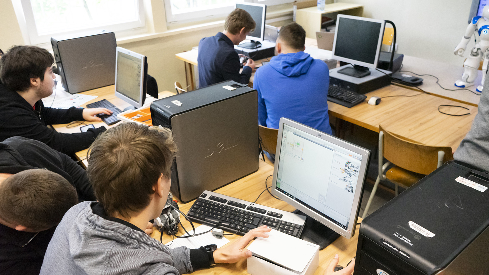 Nový školský rok s takmer 4000 župnými prvákmi 