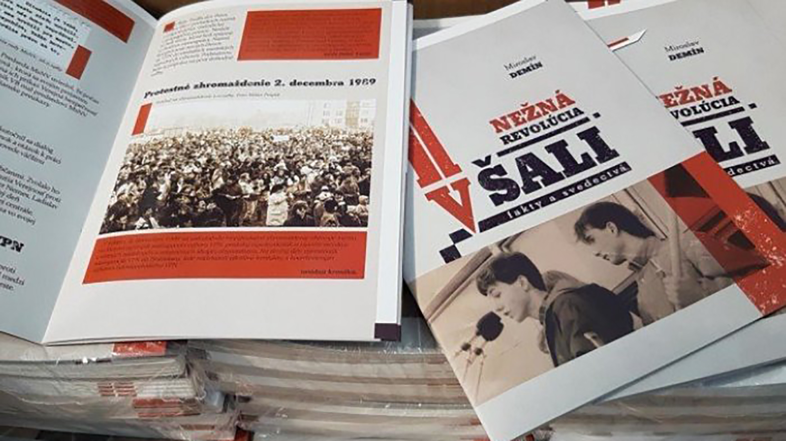 Mesto vydalo publikáciu k okrúhlemu výročiu Nežnej revolúcie