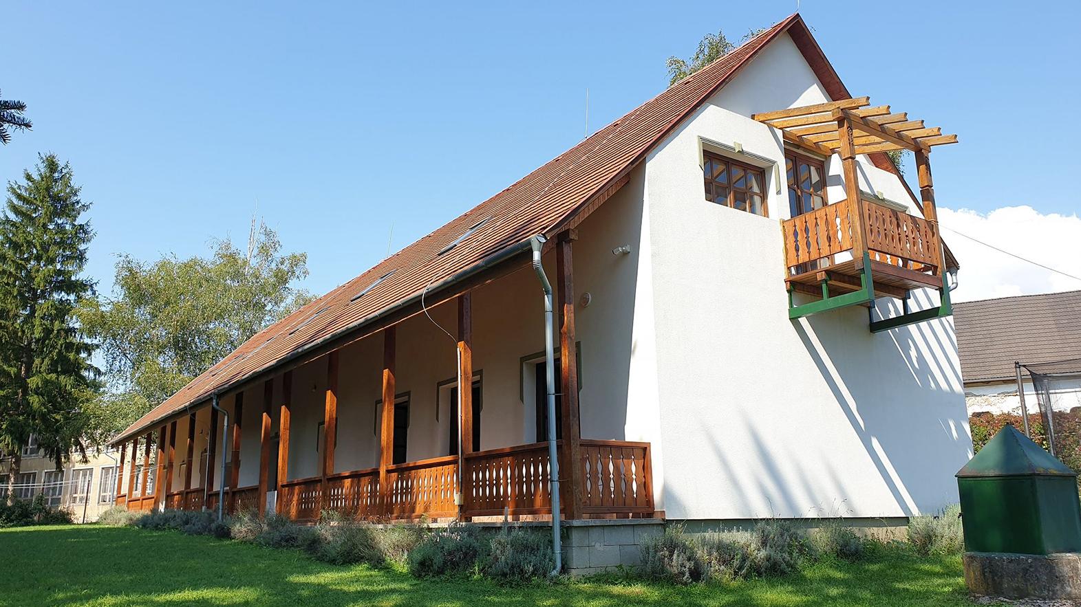 Bývalá cirkevná škola v Brzotíne sa zmení na detský domov, budujú ho len z darov