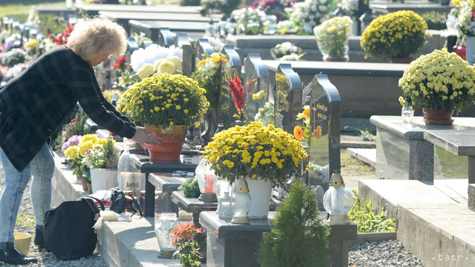 Mesto Liptovský Mikuláš pripravuje cintoríny na blížiace sa sviatky 