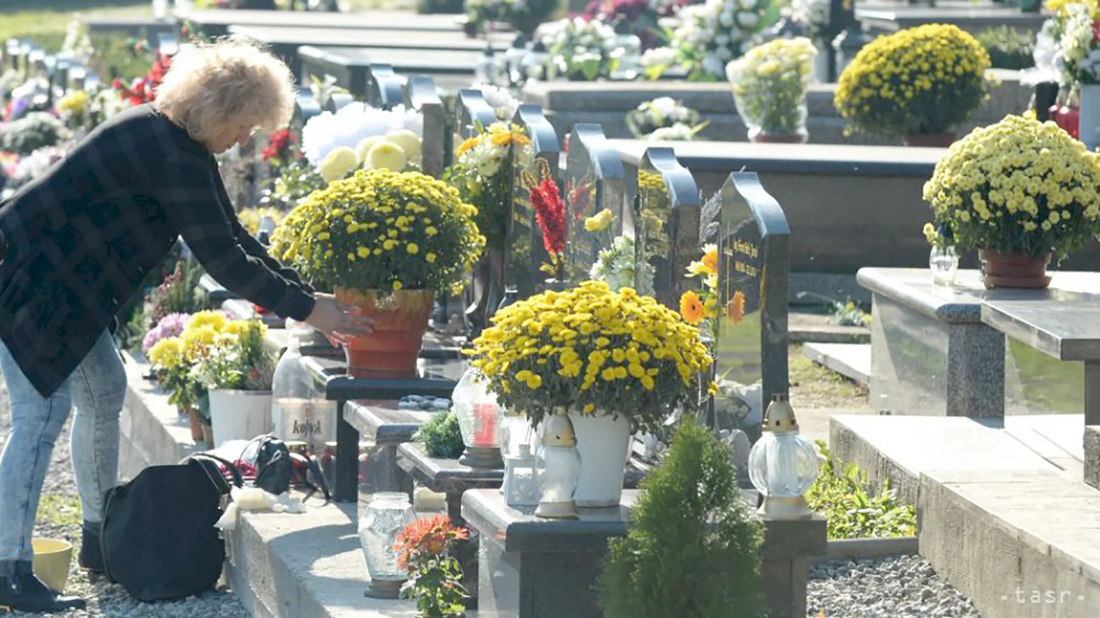 Mesto Liptovský Mikuláš pripravuje cintoríny na blížiace sa sviatky 