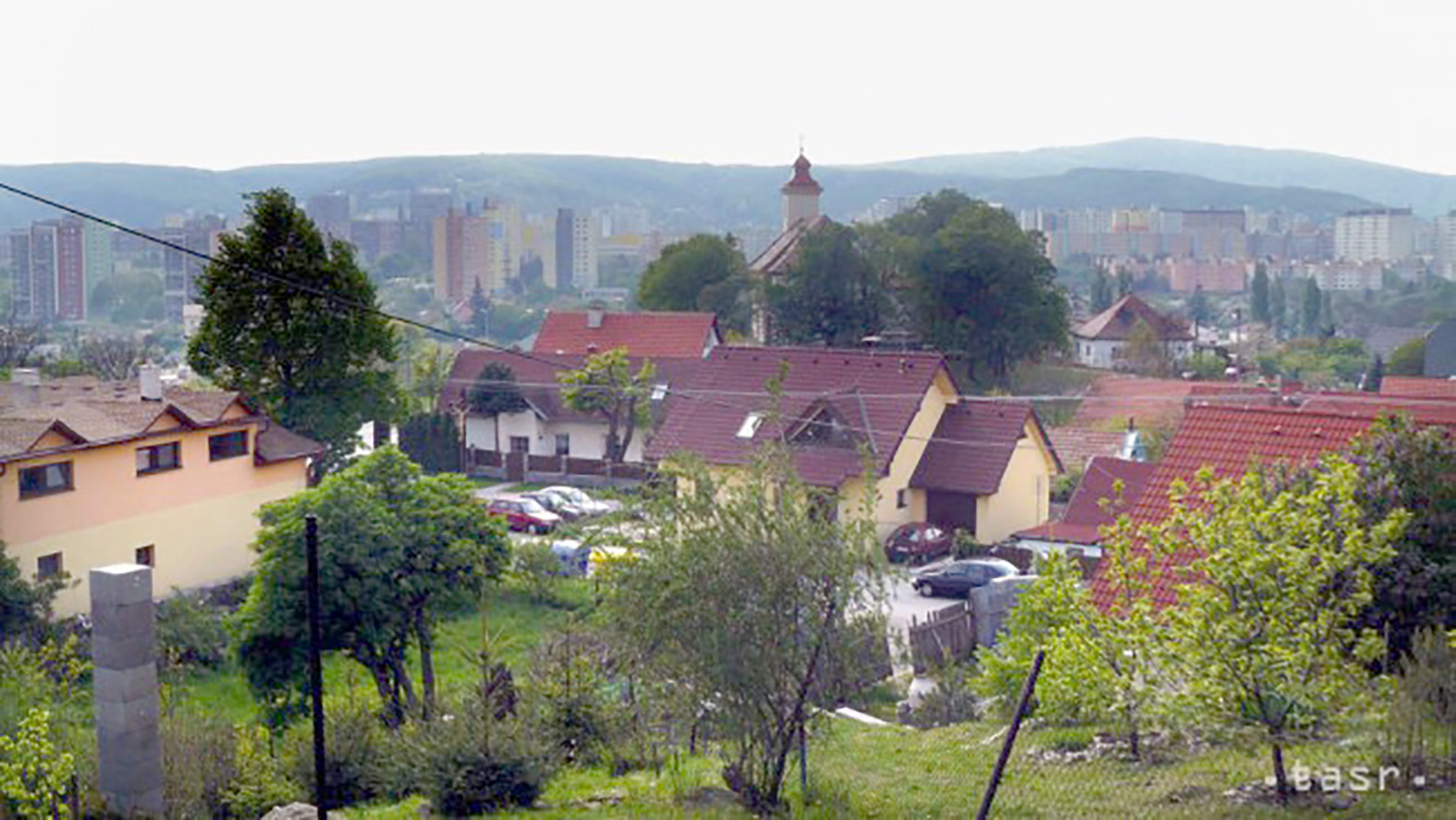 Dúbravka začala s výsadbou viac ako 100 nových stromov