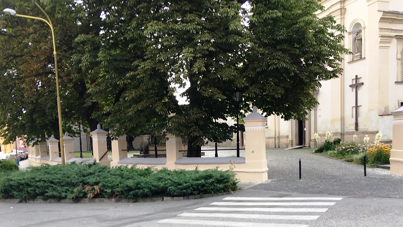 Mesto obnovilo historické oplotenie na Františkánskom námestí  