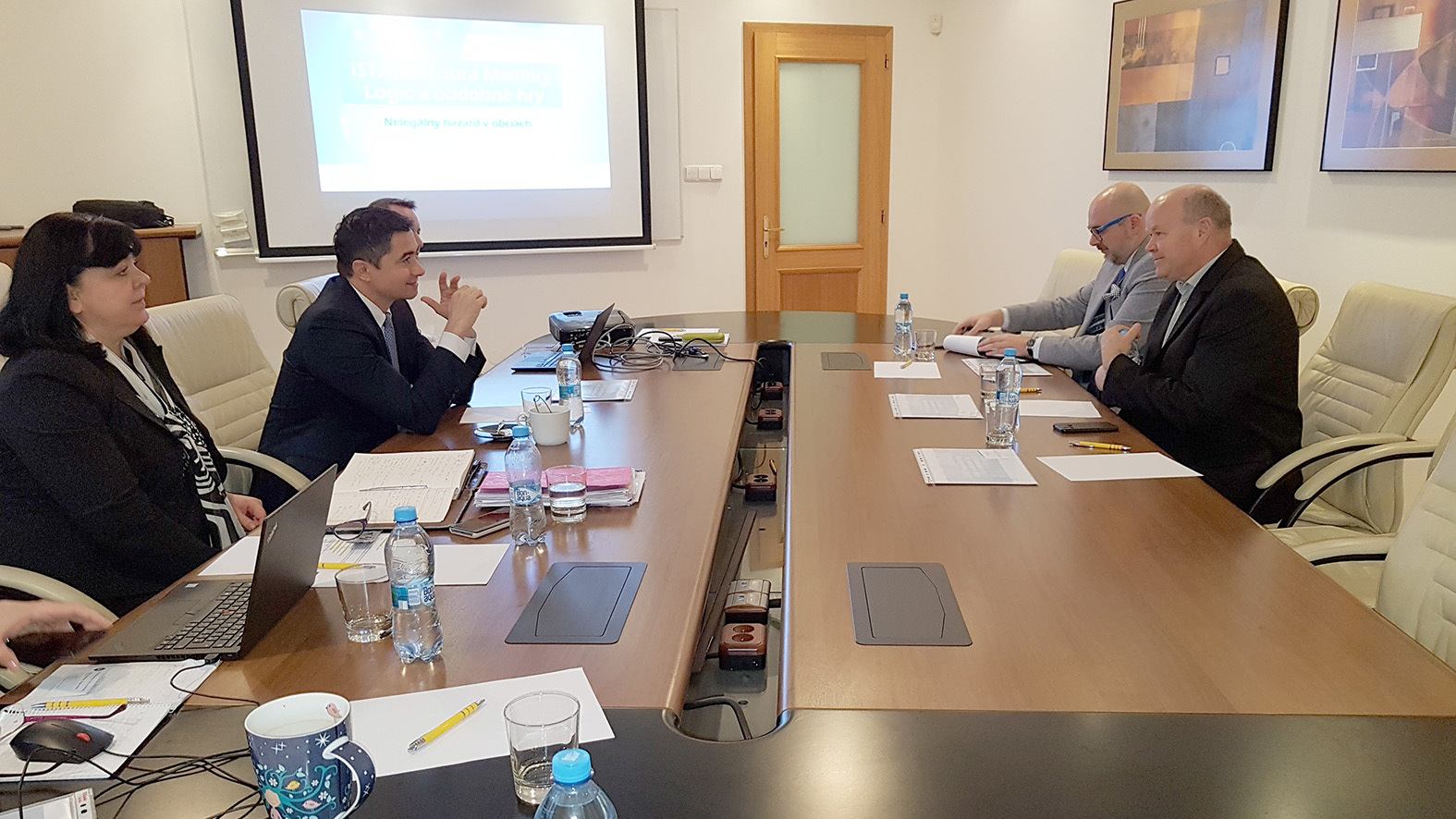 Do boja proti kvízomatom sa zapoja aj slovenské obce a mestá