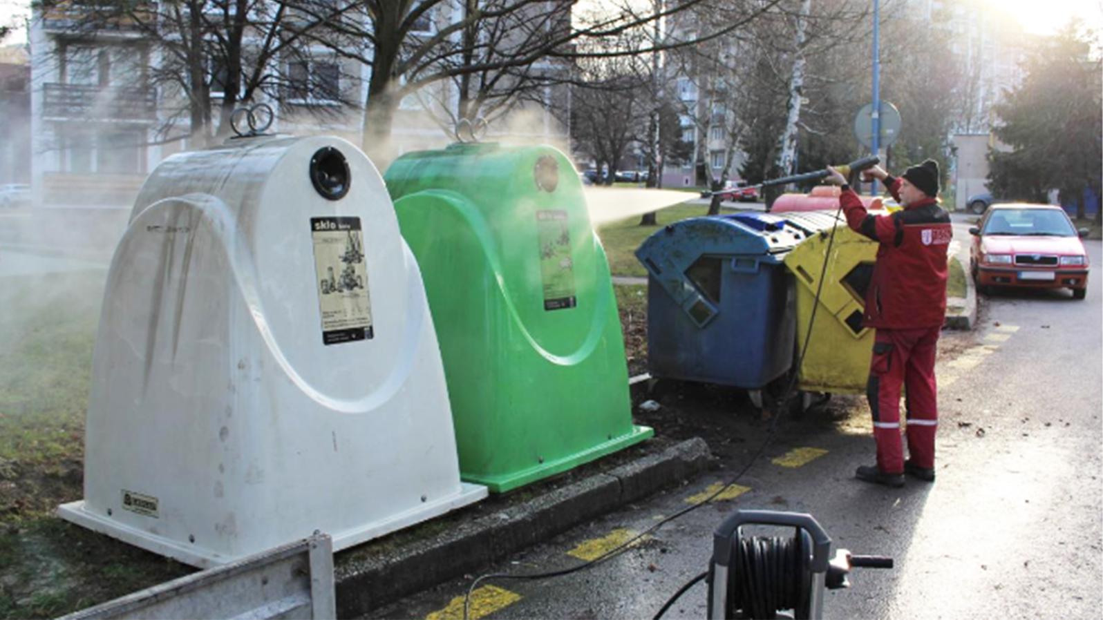 V Dubnici nad Váhom prebieha čistenie smetných nádob