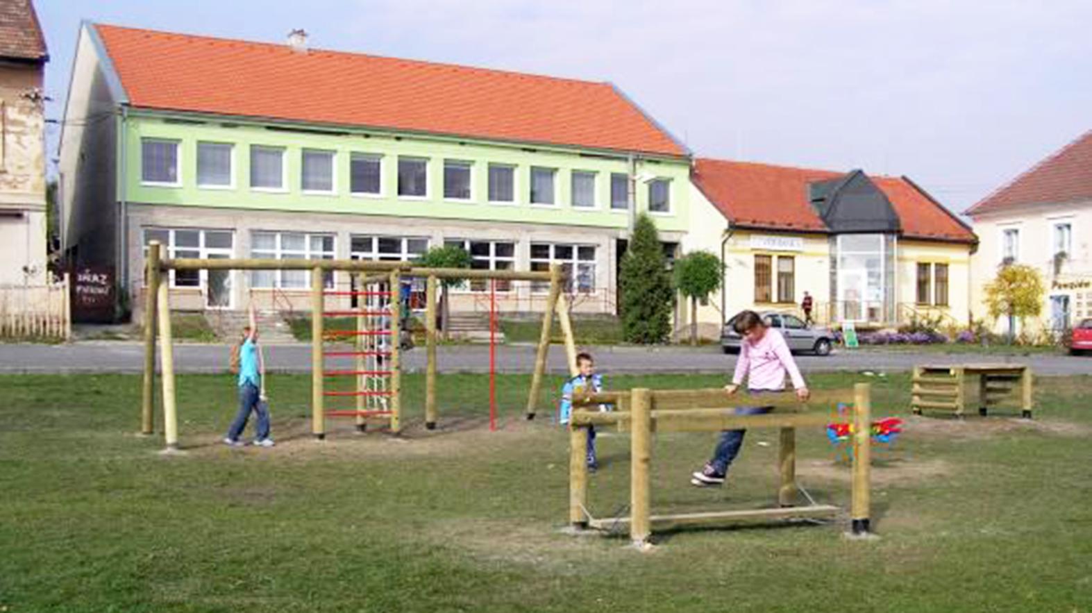 V športovom areáli v Nitrianskom Pravne pribudne centrálne detské ihrisko