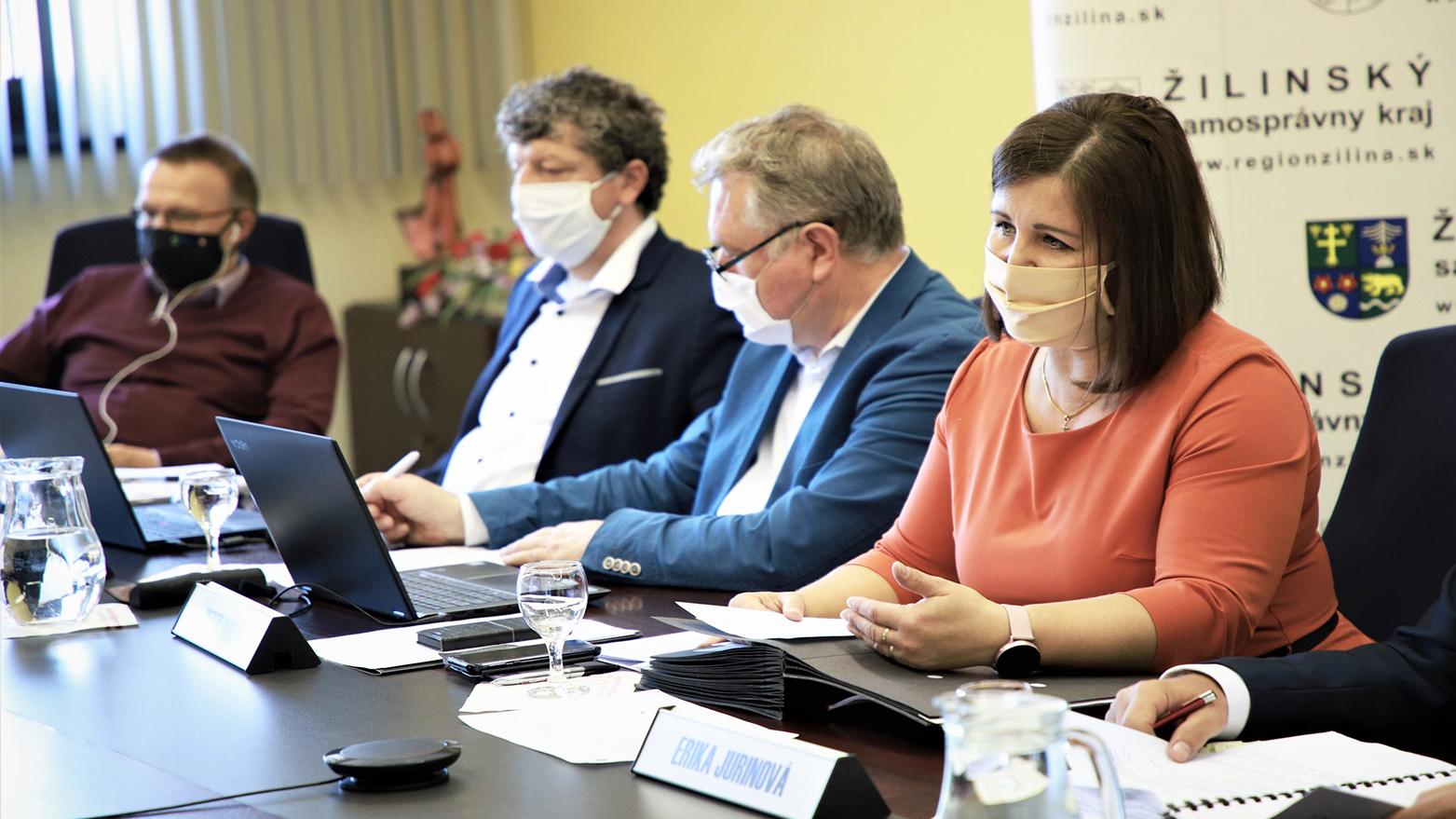 Dopady pandémie boli témou rokovania župného zastupiteľstva