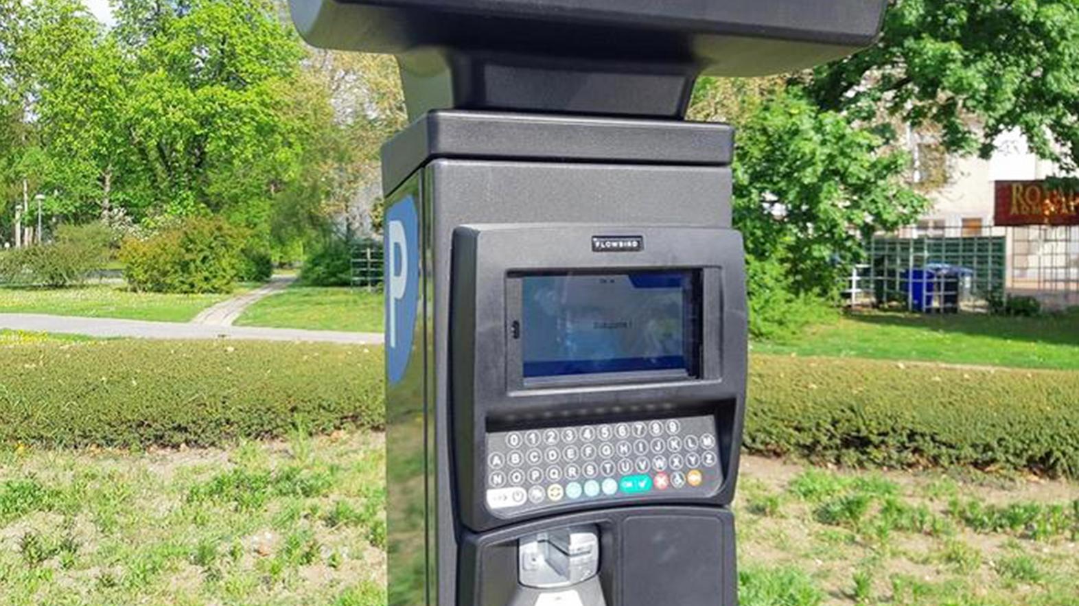 V centre Piešťan začínajú fungovať nové parkovacie automaty
