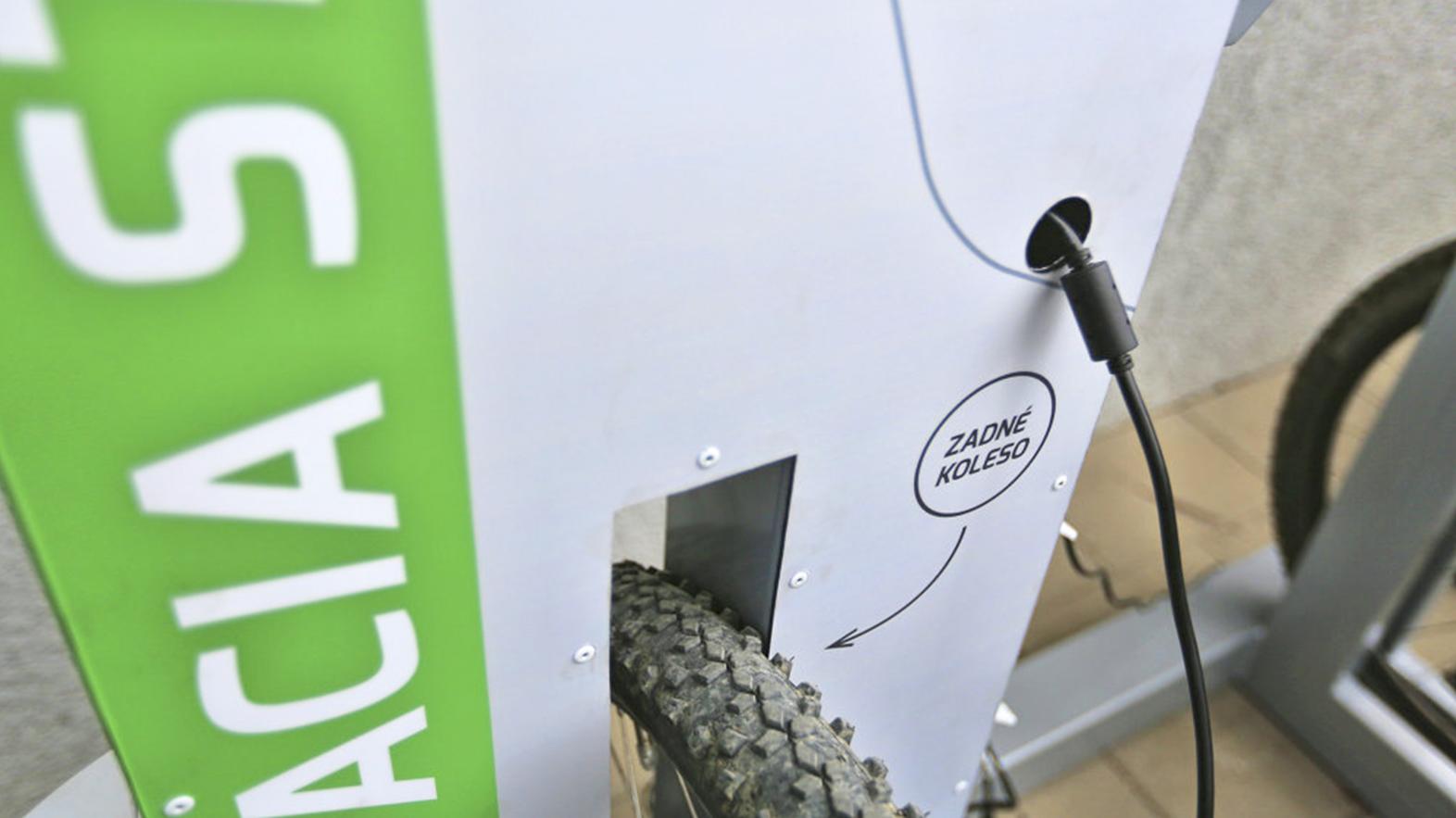 V centre mesta pribudla nabíjacia stanica pre elektrobicykle