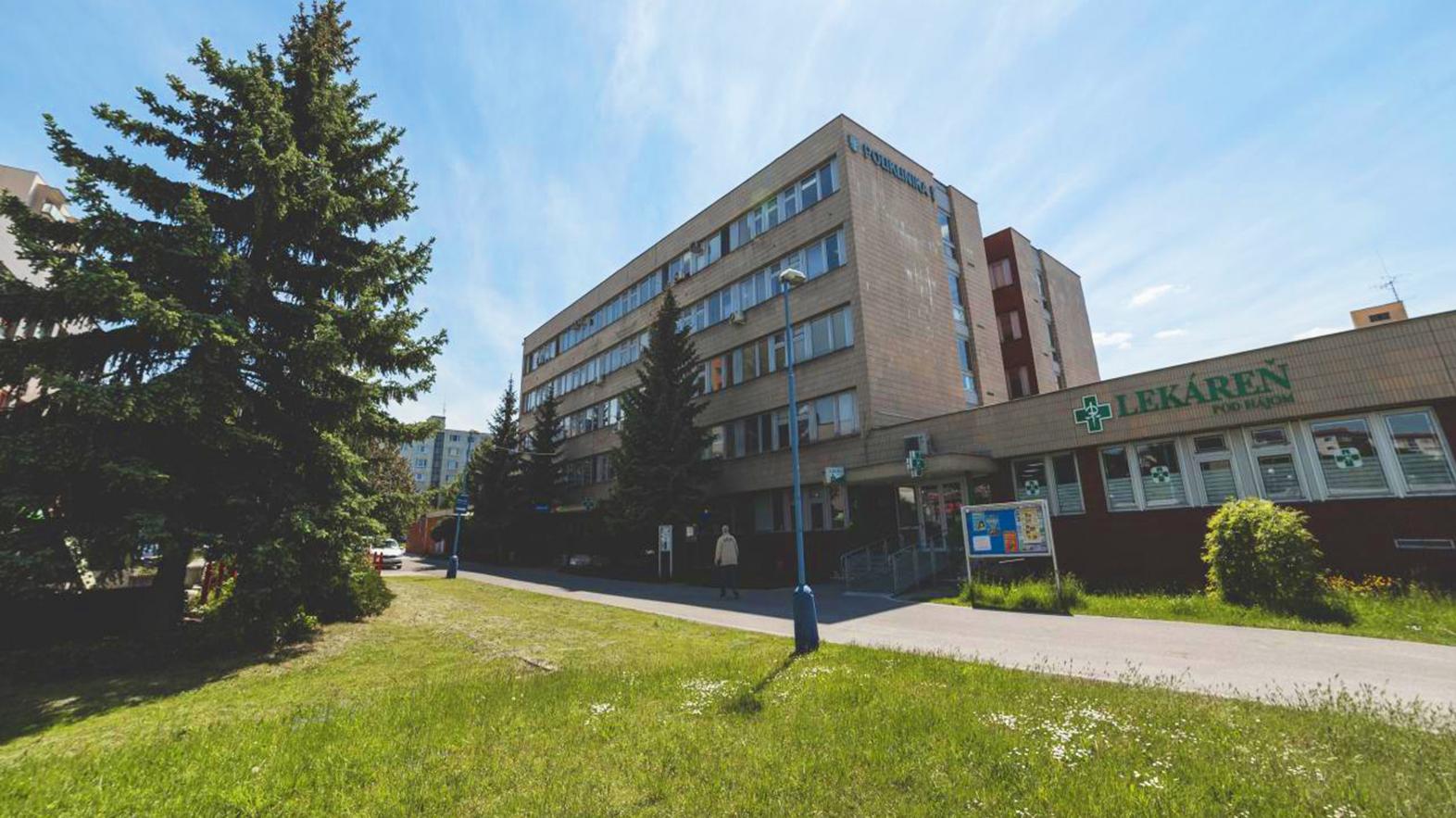 Samospráva začína s modernizáciou budovy polikliniky