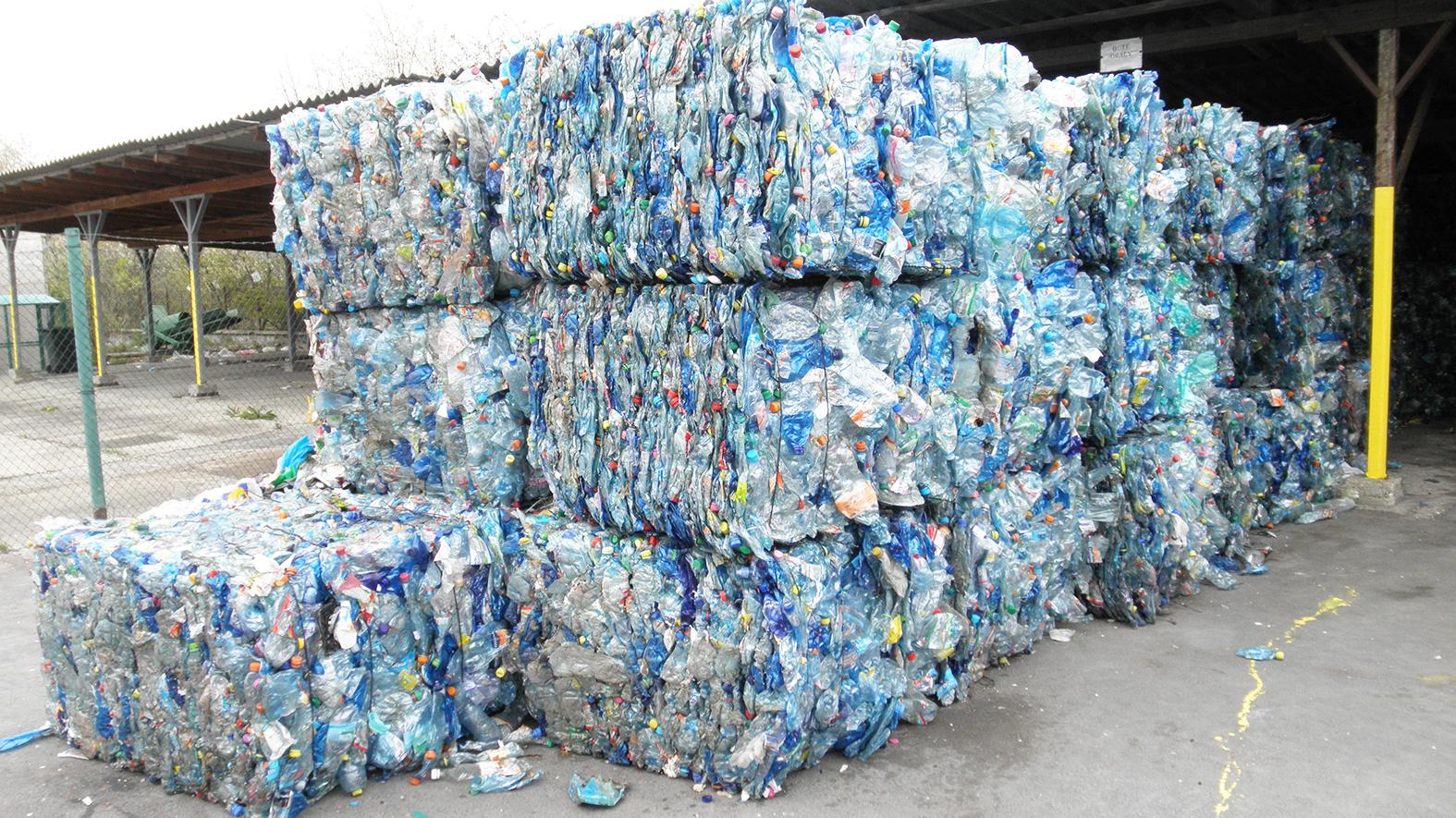 Koronavírus zasiahol aj do recyklácie plastov