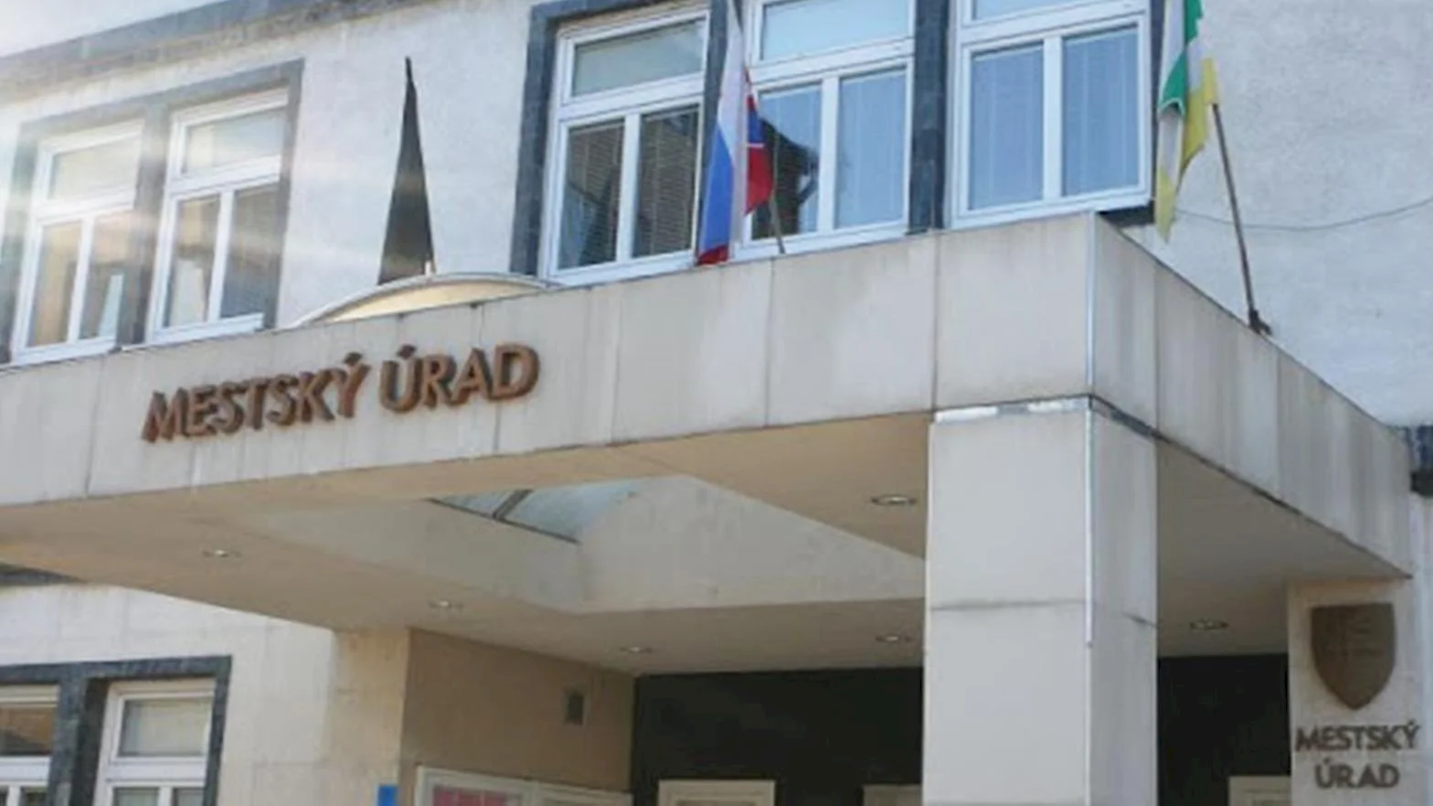 Mesto Prievidza pozastavilo investície v sume takmer 280 000 eur