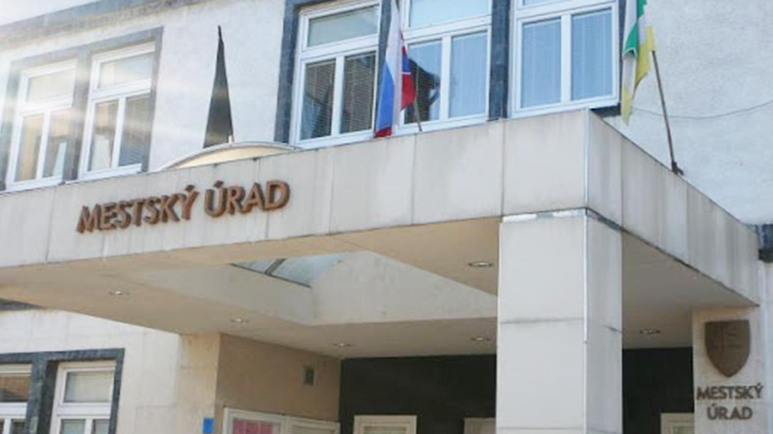 Školské poplatky za apríl a máj navrhuje primátorka znížiť na 0 eur