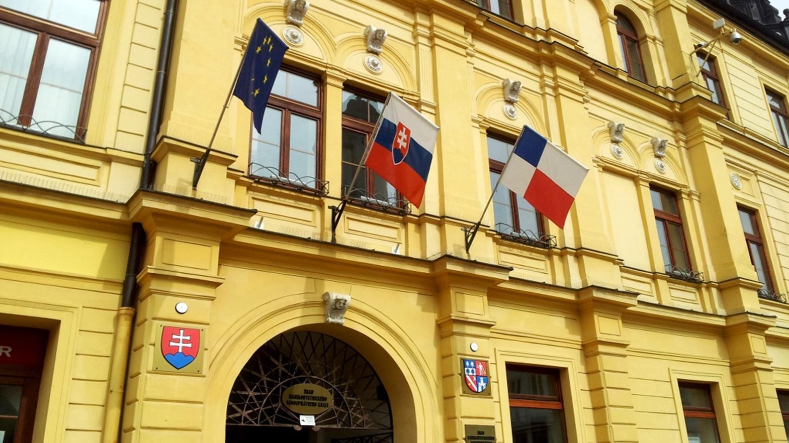 Obyvatelia môžu kontrolovať poslancov svojich regiónov cez web kraja