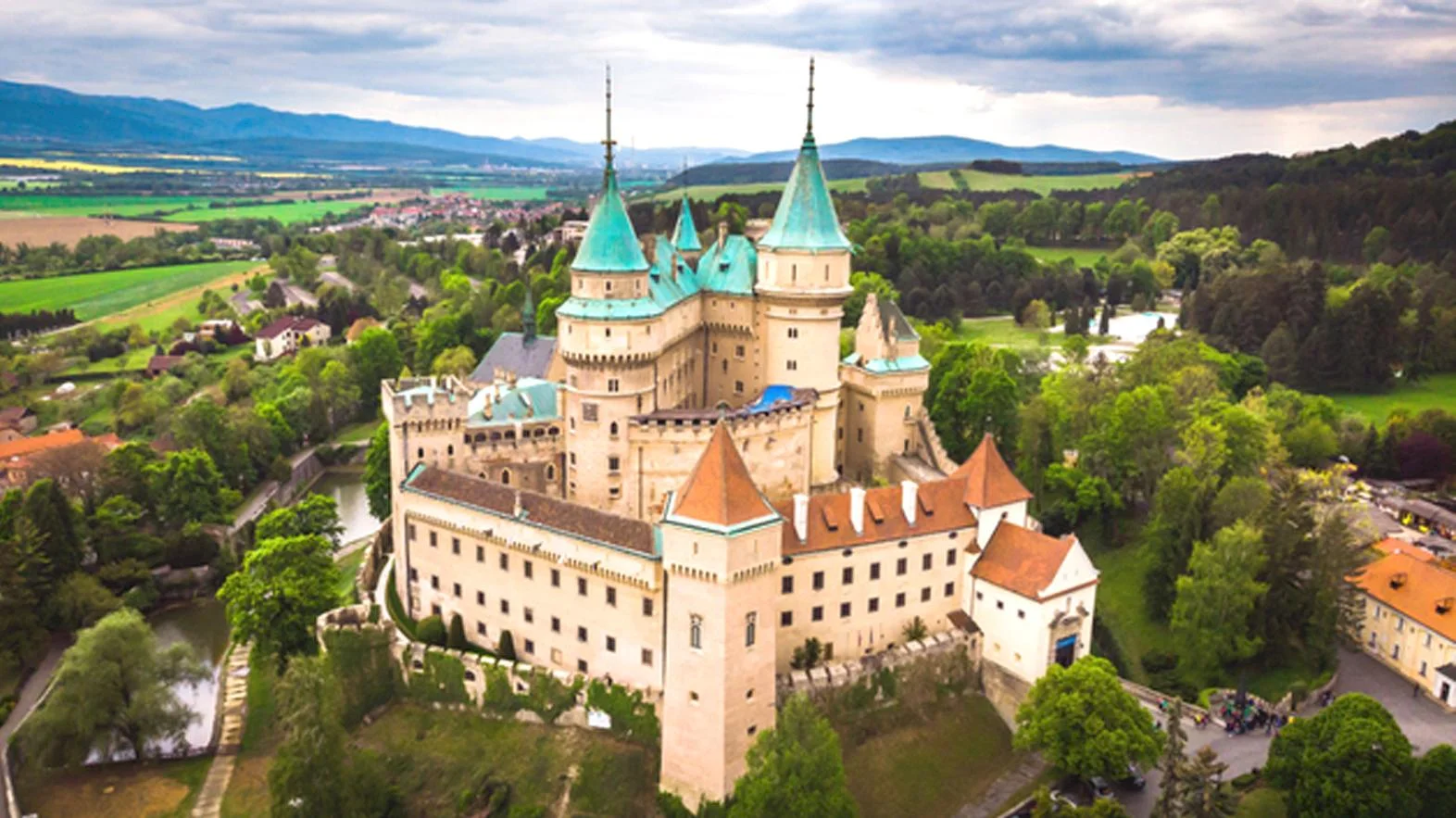 Hrady, knižnice, galérie a múzeá v Trenčianskom kraji sú pre verejnosť otvorené
