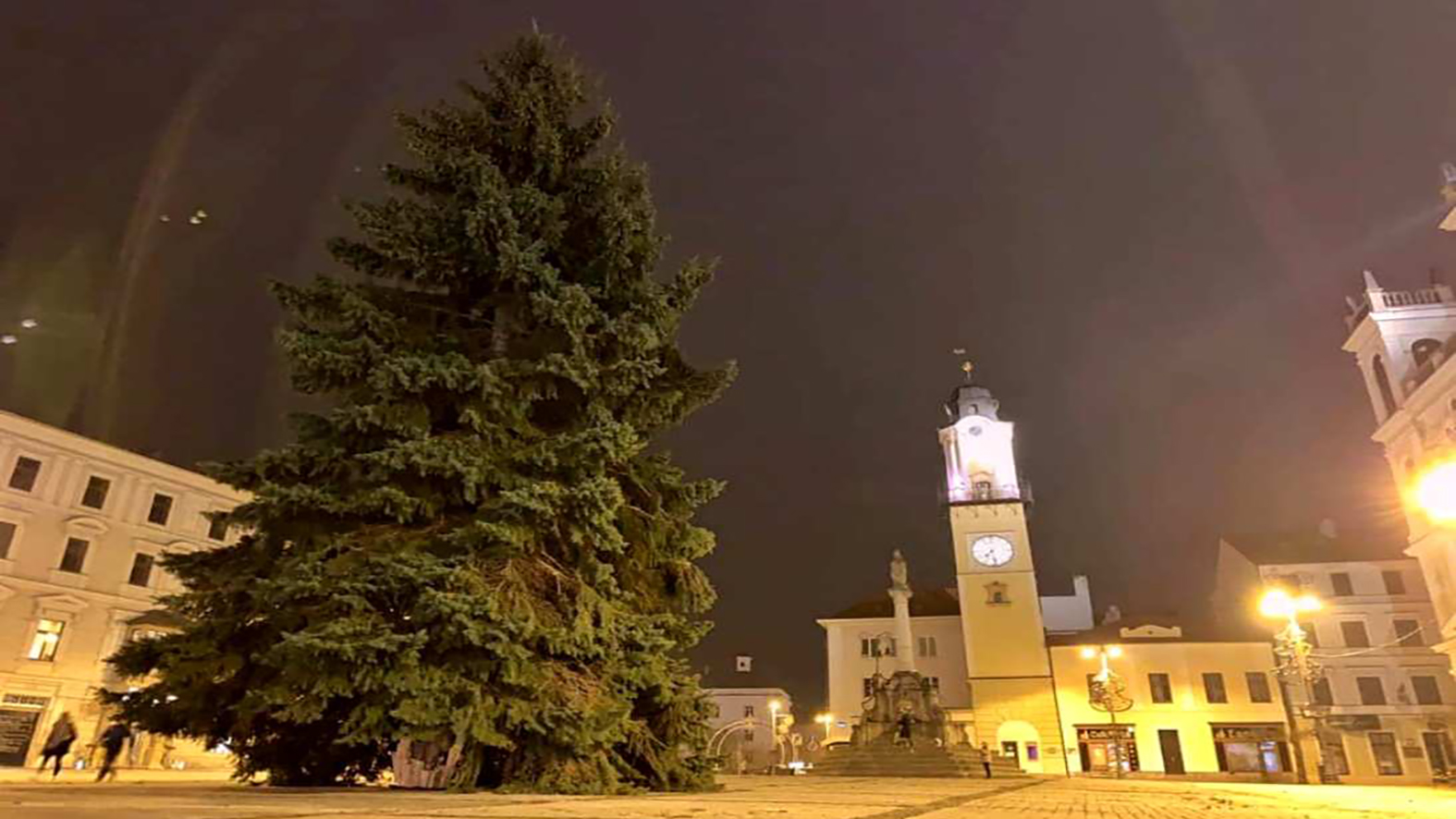 Vianočný strom rozsvieti Mikuláš a primátor Ján Nosko bez detí 